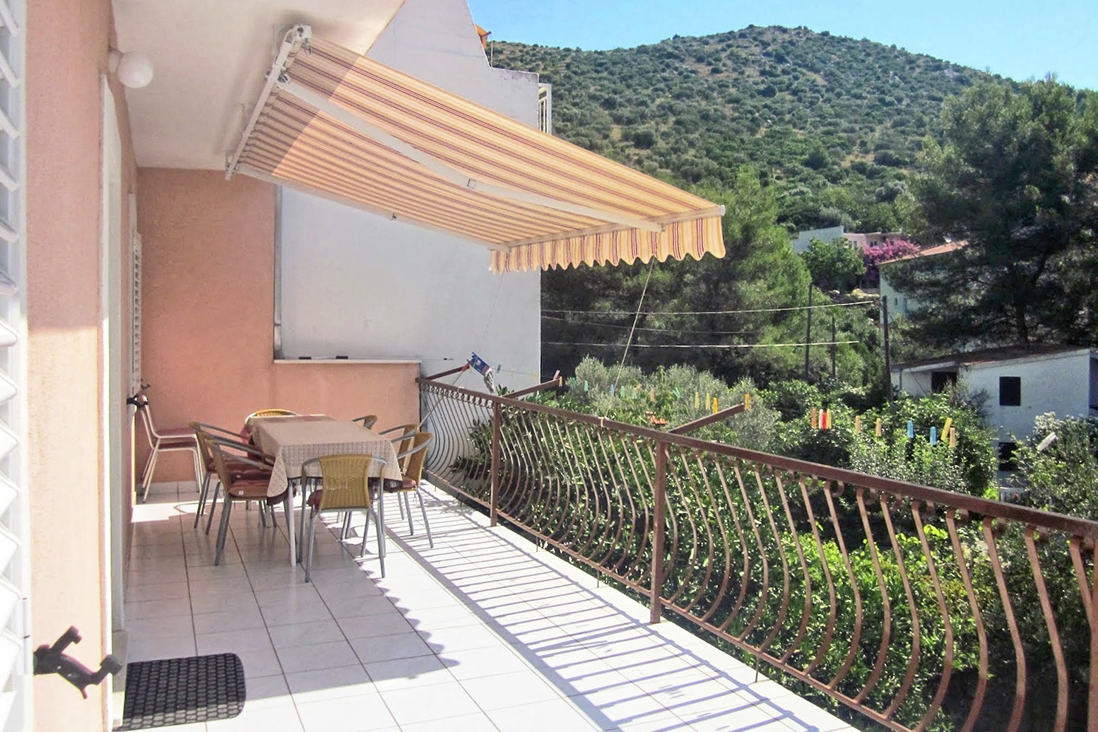 Three bedroom apartment with terrace and sea view Marina, Trogir  A-c