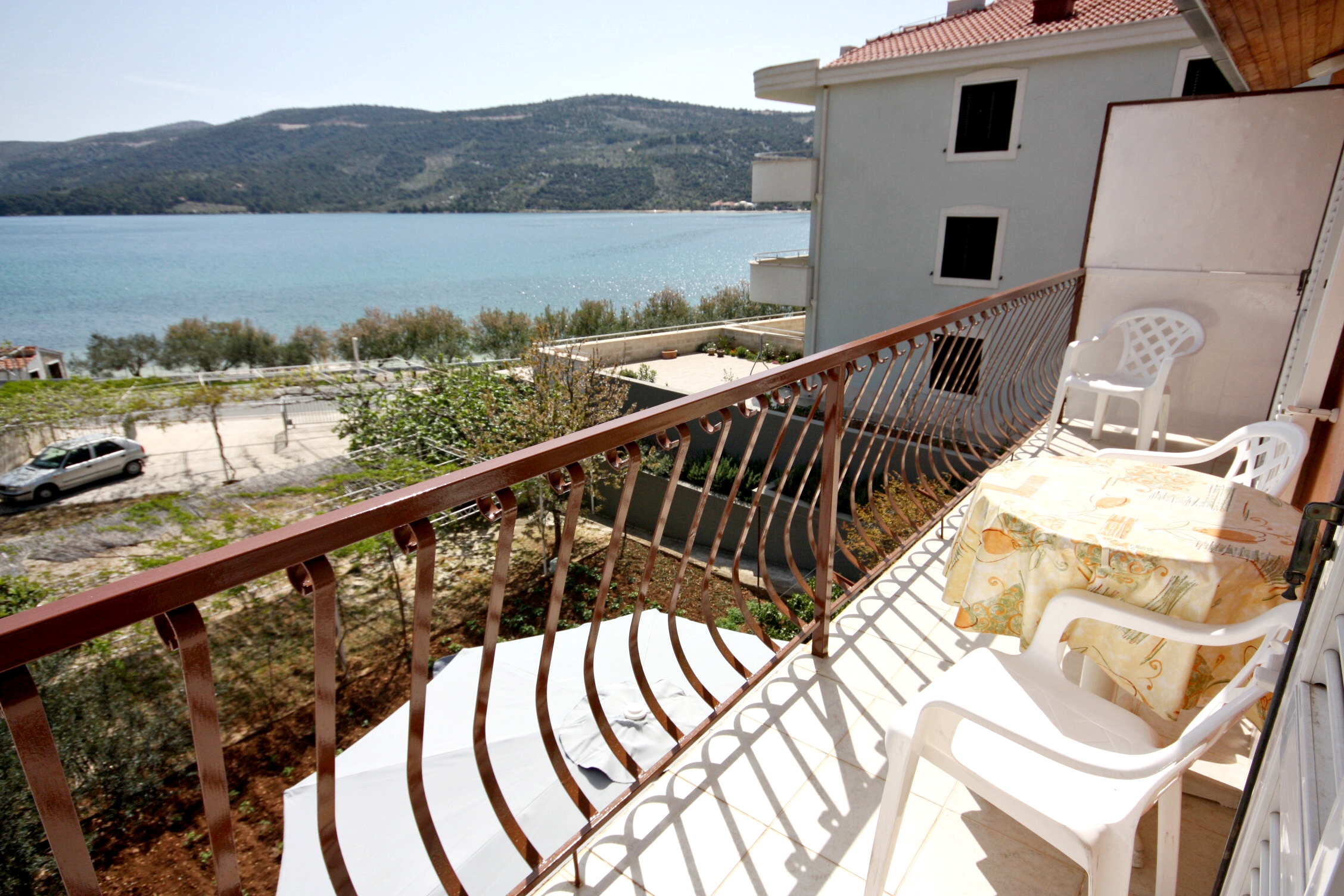 Two bedroom apartment with balcony and sea view Marina, Trogir (A-6116-d)