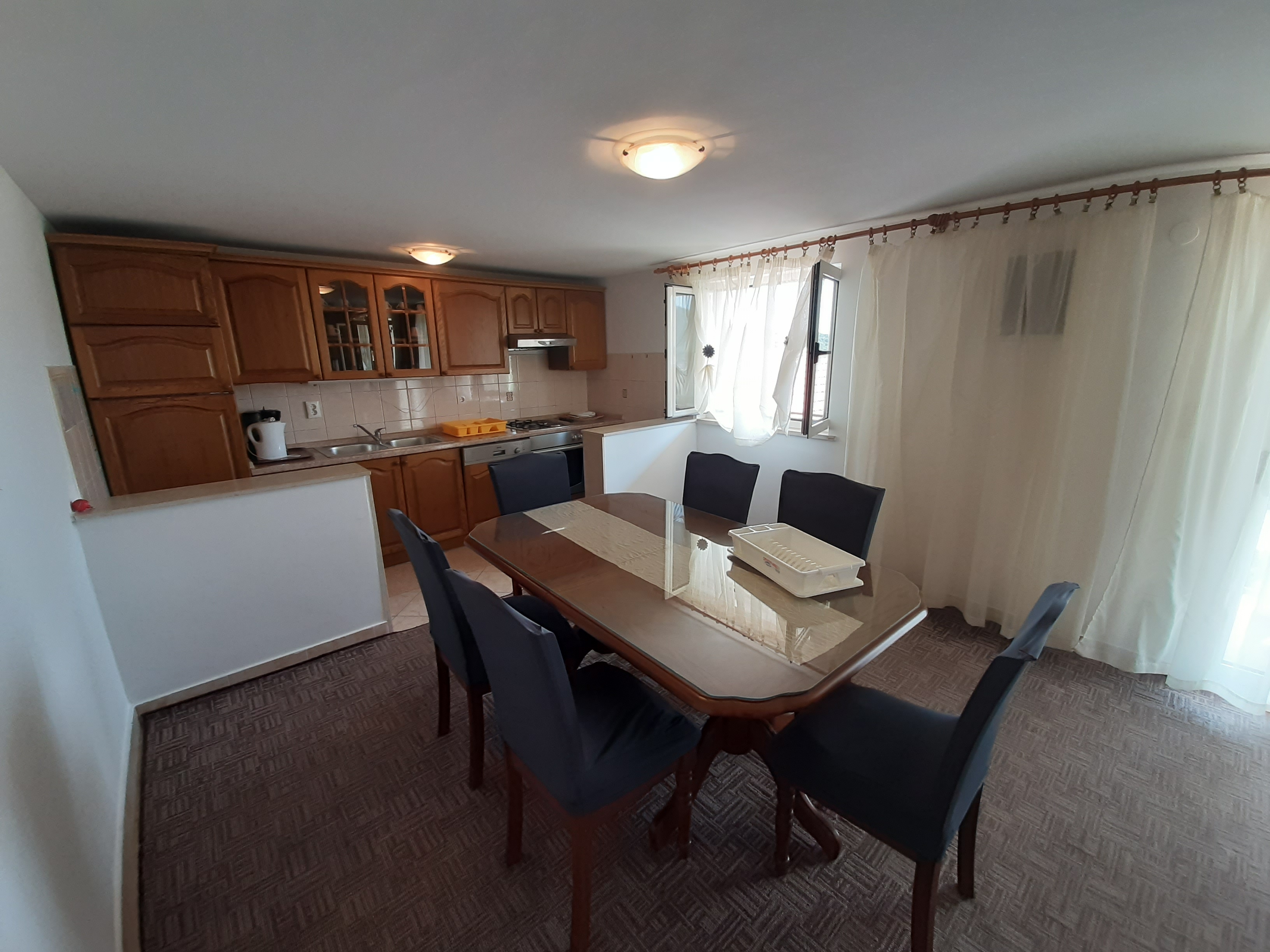 Two bedroom apartment with balcony and sea view Vinišće, Trogir (A-6117-a)