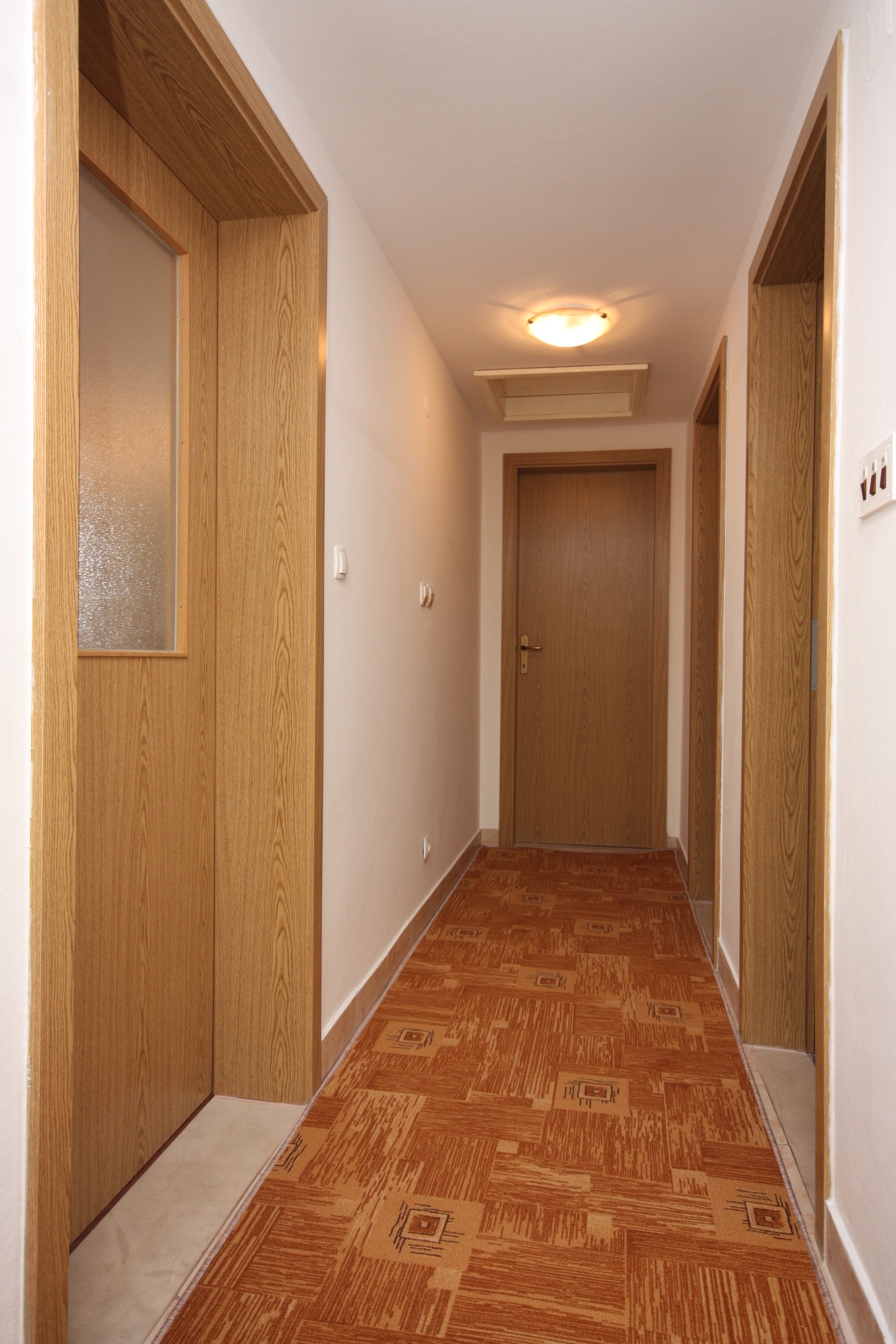 Two bedroom apartment with balcony and sea view Vinišće, Trogir (A-6117-a)