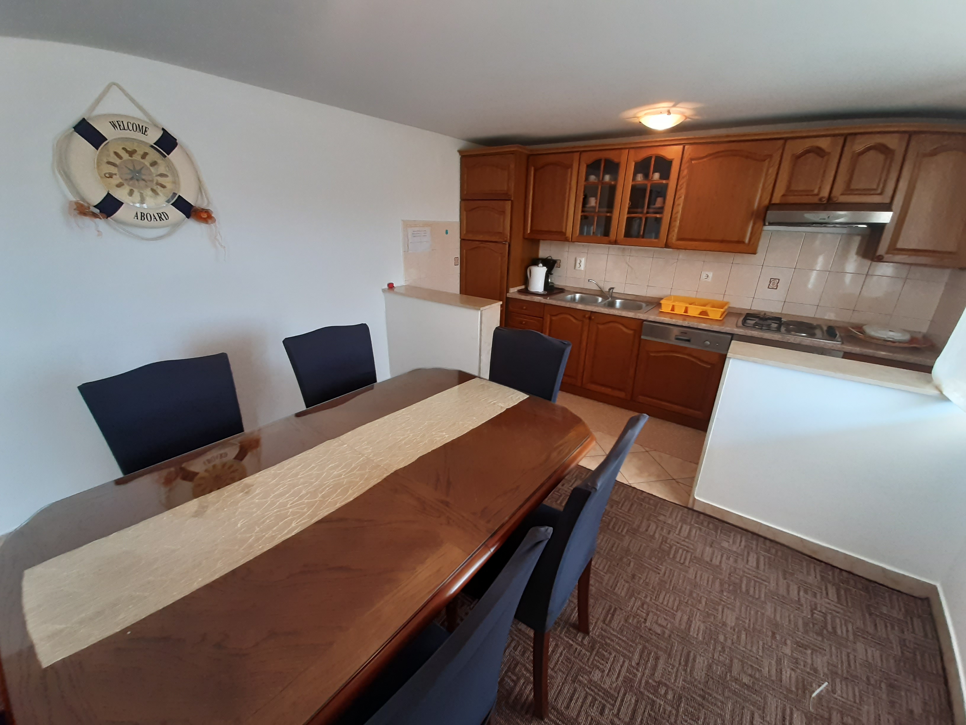 Two bedroom apartment with balcony and sea view Vinišće, Trogir (A-6117-a)