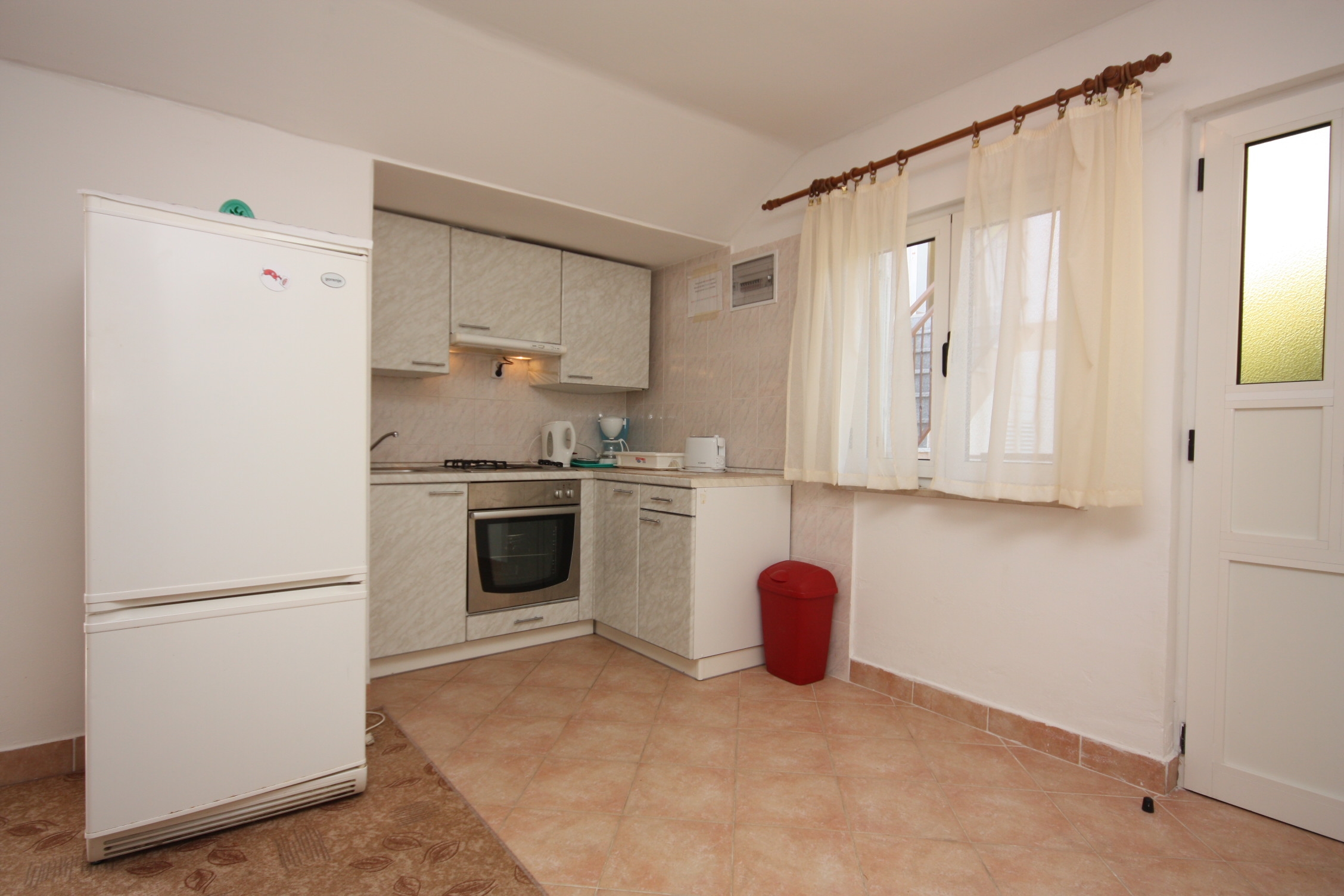 One bedroom apartment with balcony and sea view Vinišće, Trogir (A-6117-b)