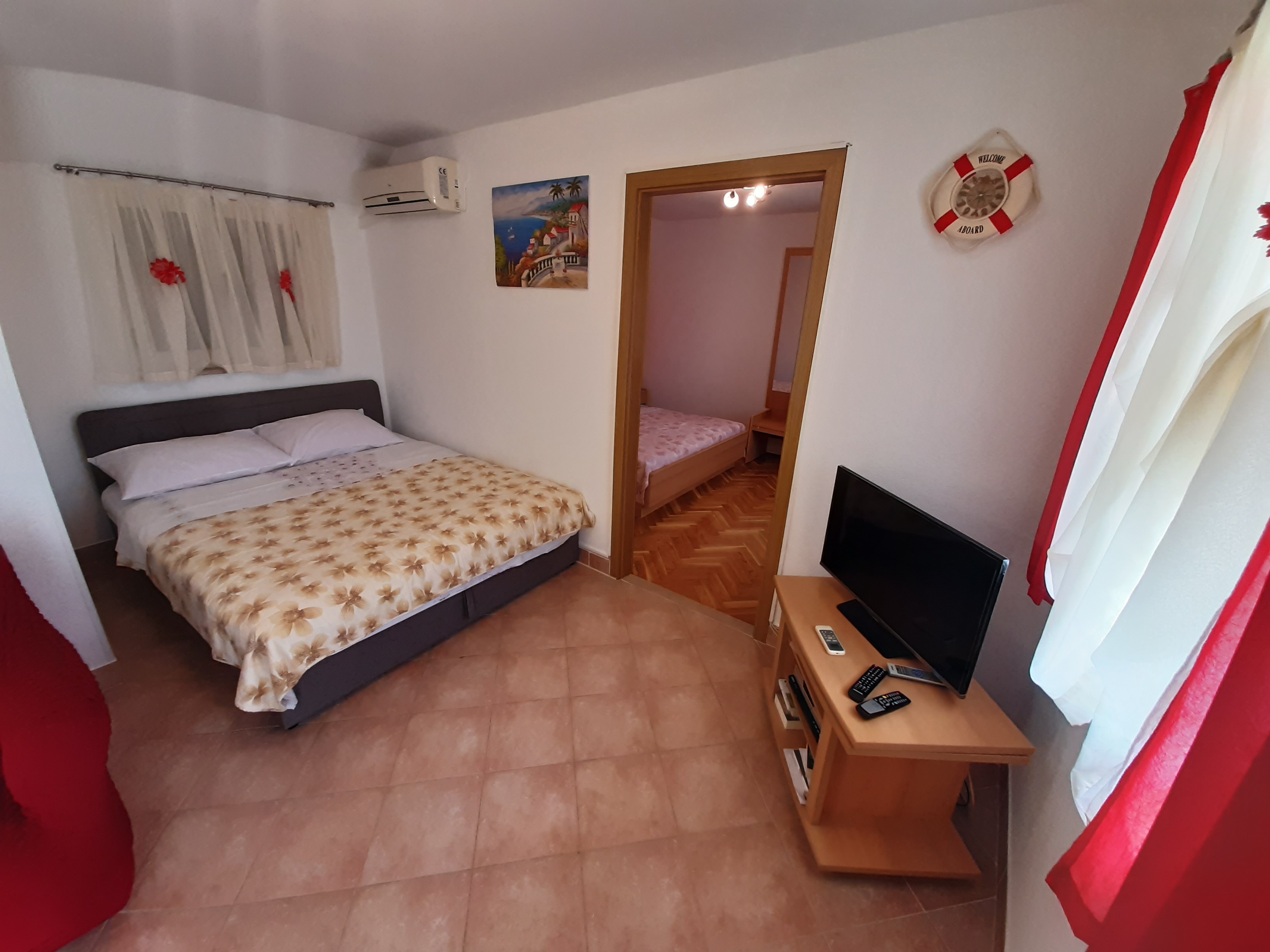 One bedroom apartment with balcony and sea view Vinišće, Trogir (A-6117-b)