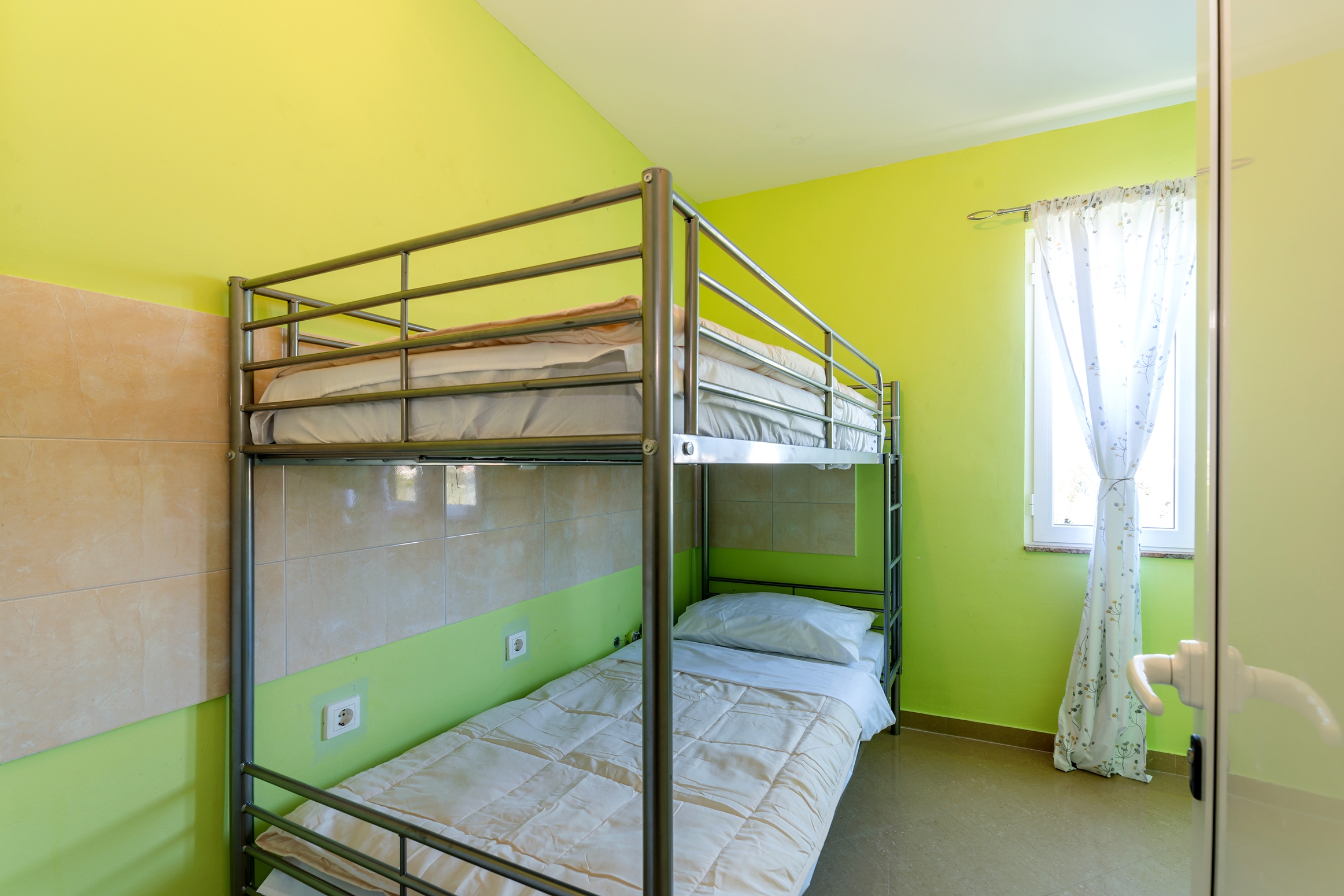 Four bedroom apartment with balcony Bibinje, Zadar (A-6121-a)