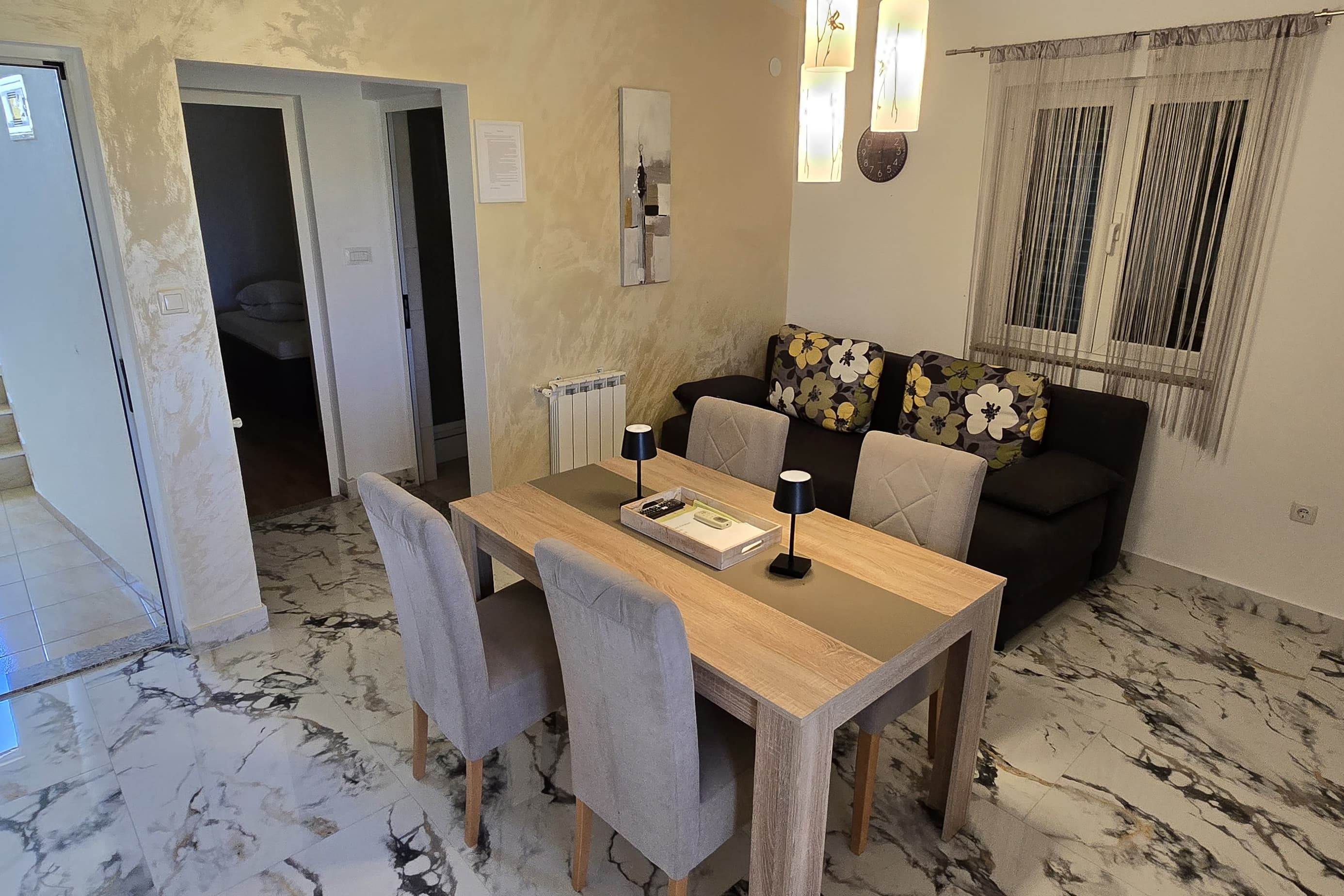 One bedroom apartment with terrace Bibinje, Zadar (A-6121-b)