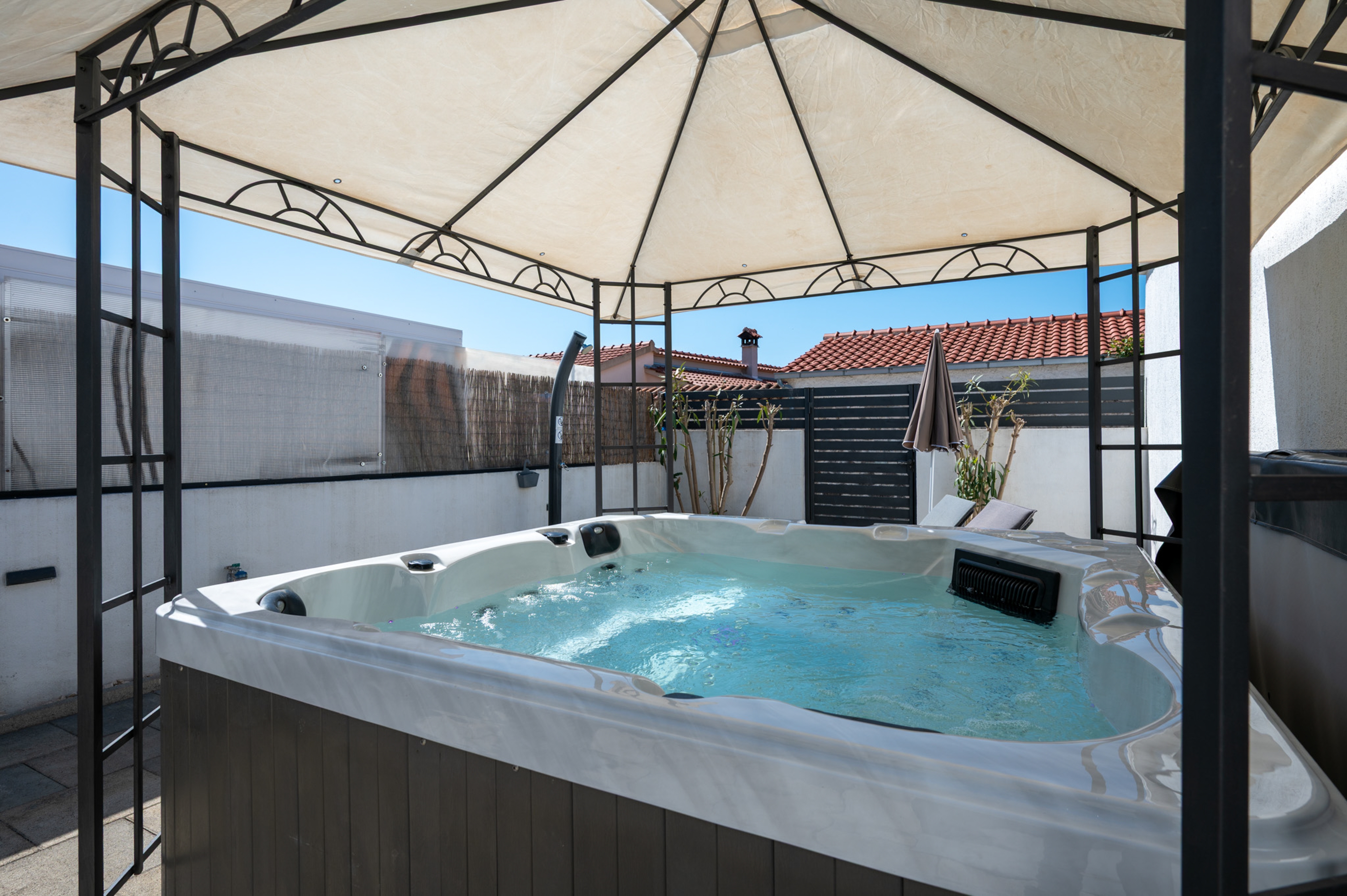 Two bedroom house with terrace Sukošan, Zadar  K