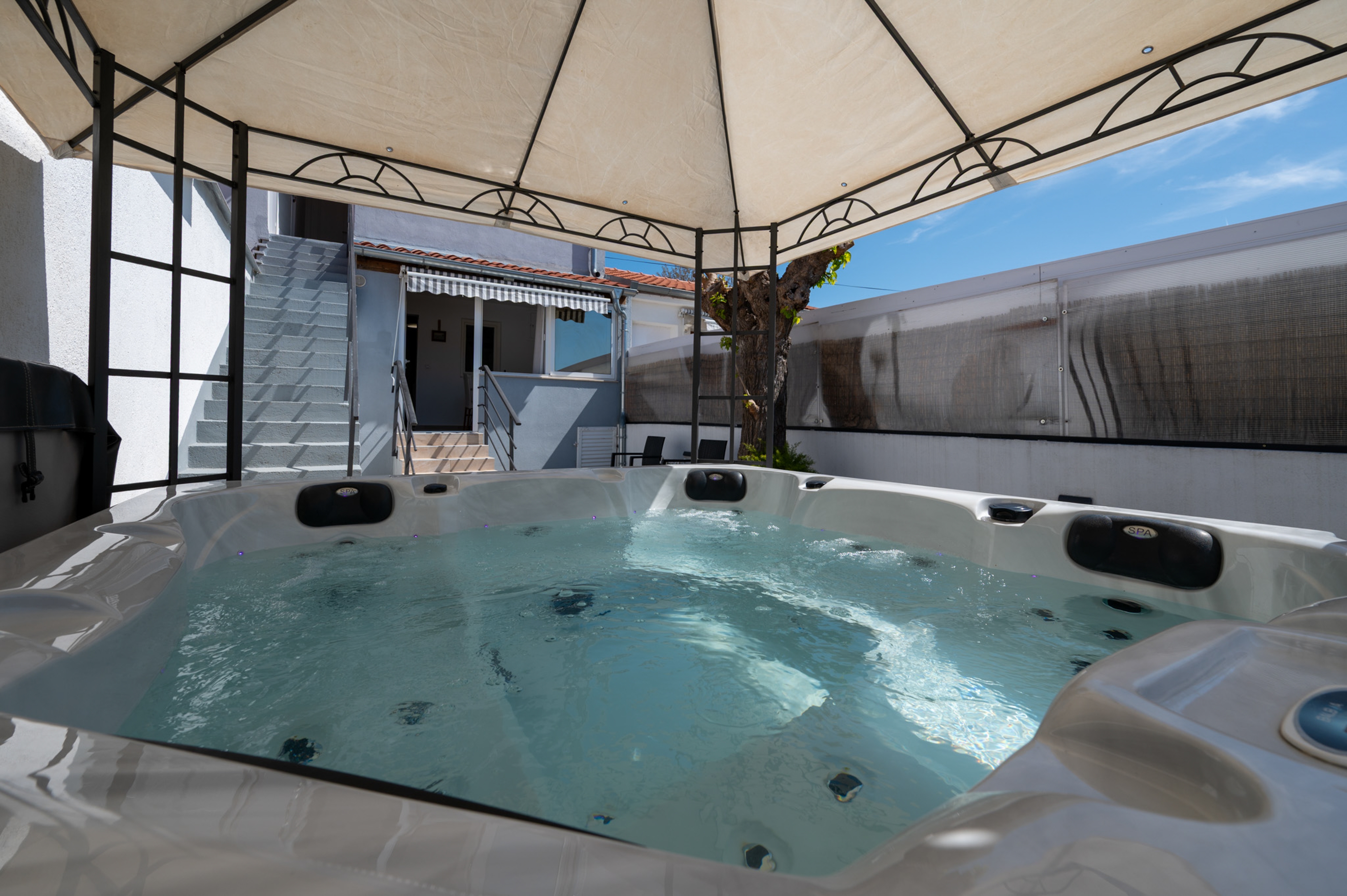 Two bedroom house with terrace Sukošan, Zadar  K
