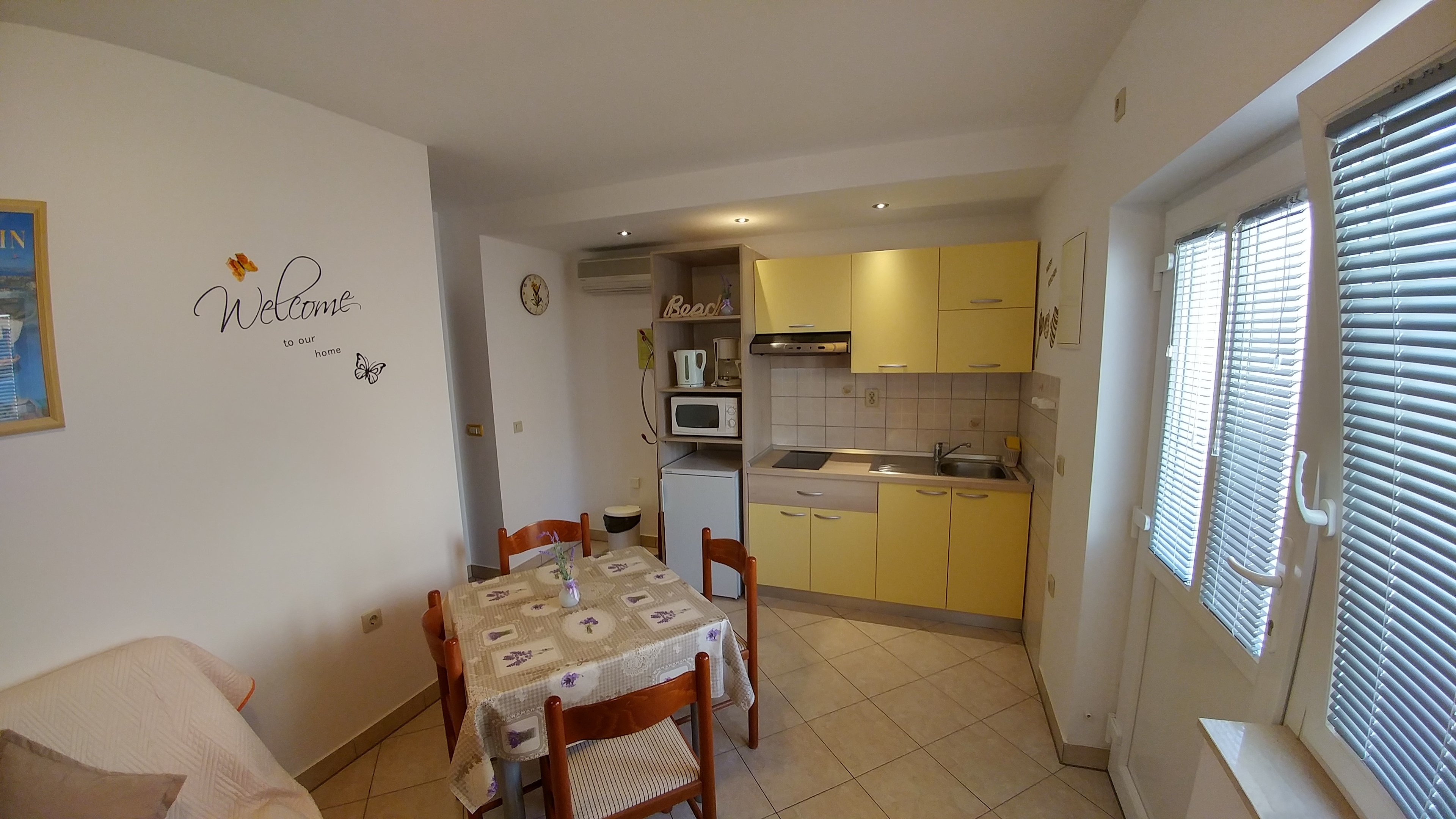 One bedroom apartment with terrace Nin, Zadar (A-6125-c)
