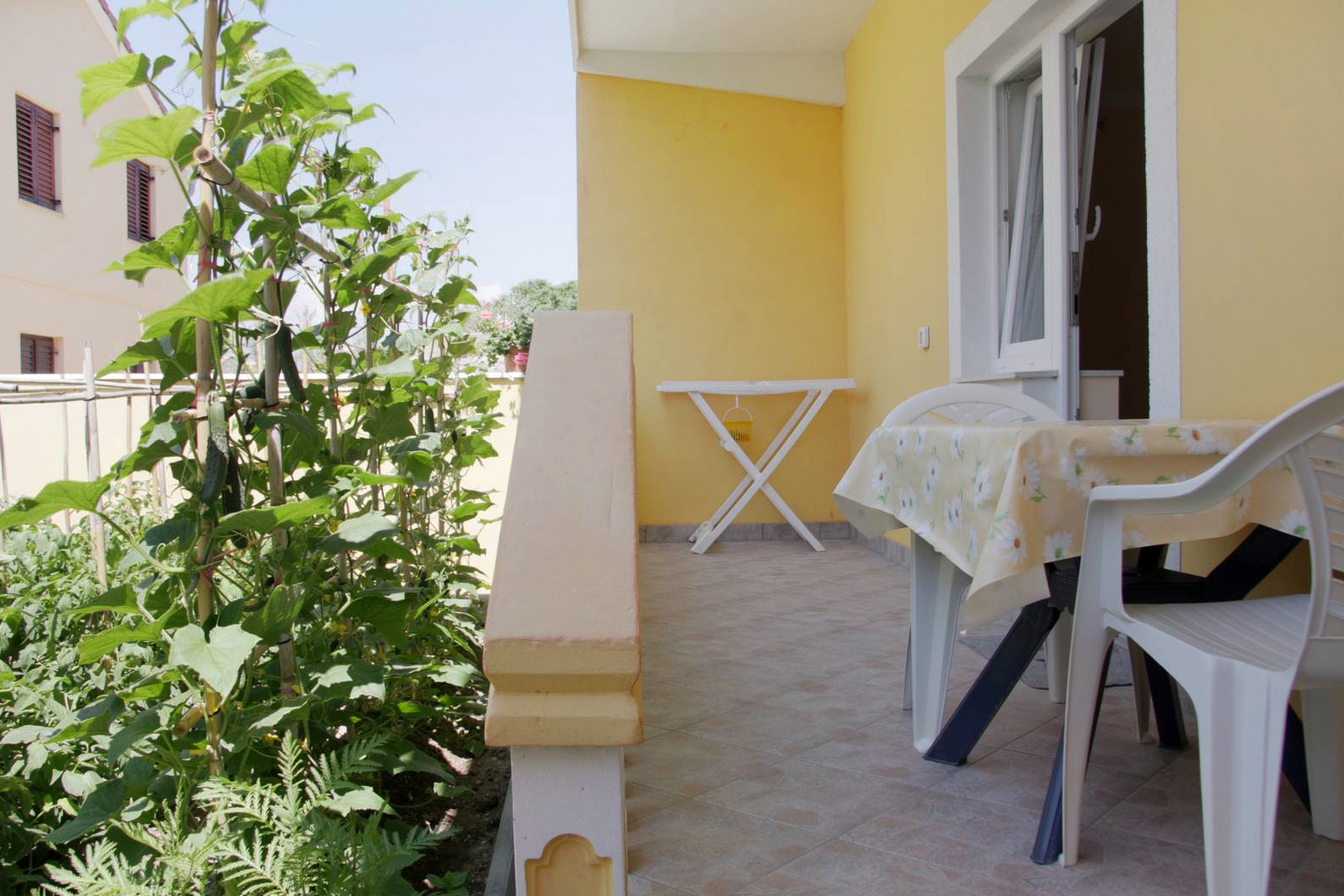 One bedroom apartment with terrace Nin, Zadar (A-6125-c)