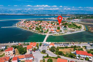 Nin, Zadar, Szálláshely 6125 - Apartmanok a tenger közelében homokos stranddal.