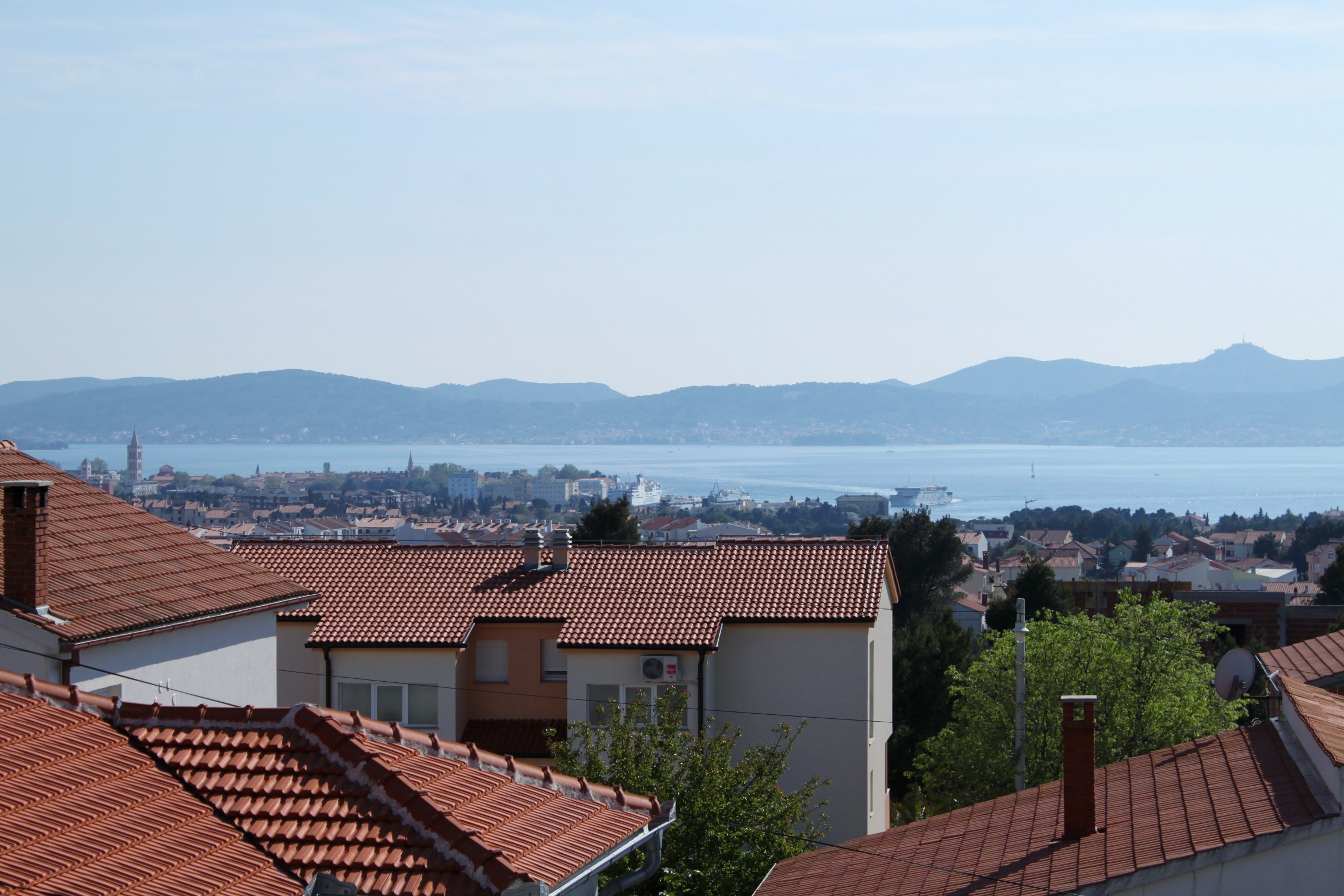 One bedroom apartment with balcony and sea view Zadar (A-6128-a)