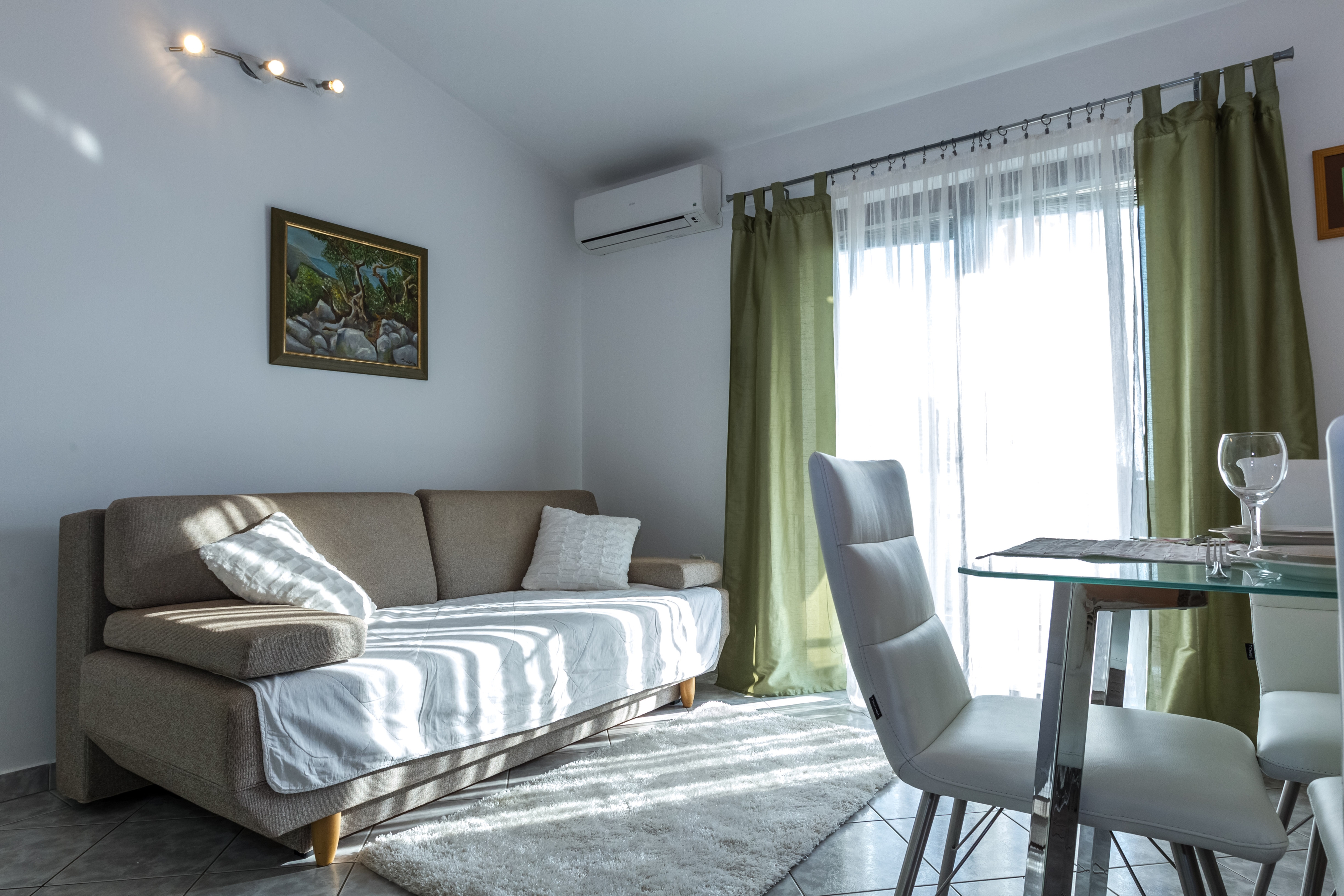 Two bedroom apartment with balcony and sea view Zadar (A-6128-d) Two bedroom apartment with balcony and sea view Zadar (A-6128-d)