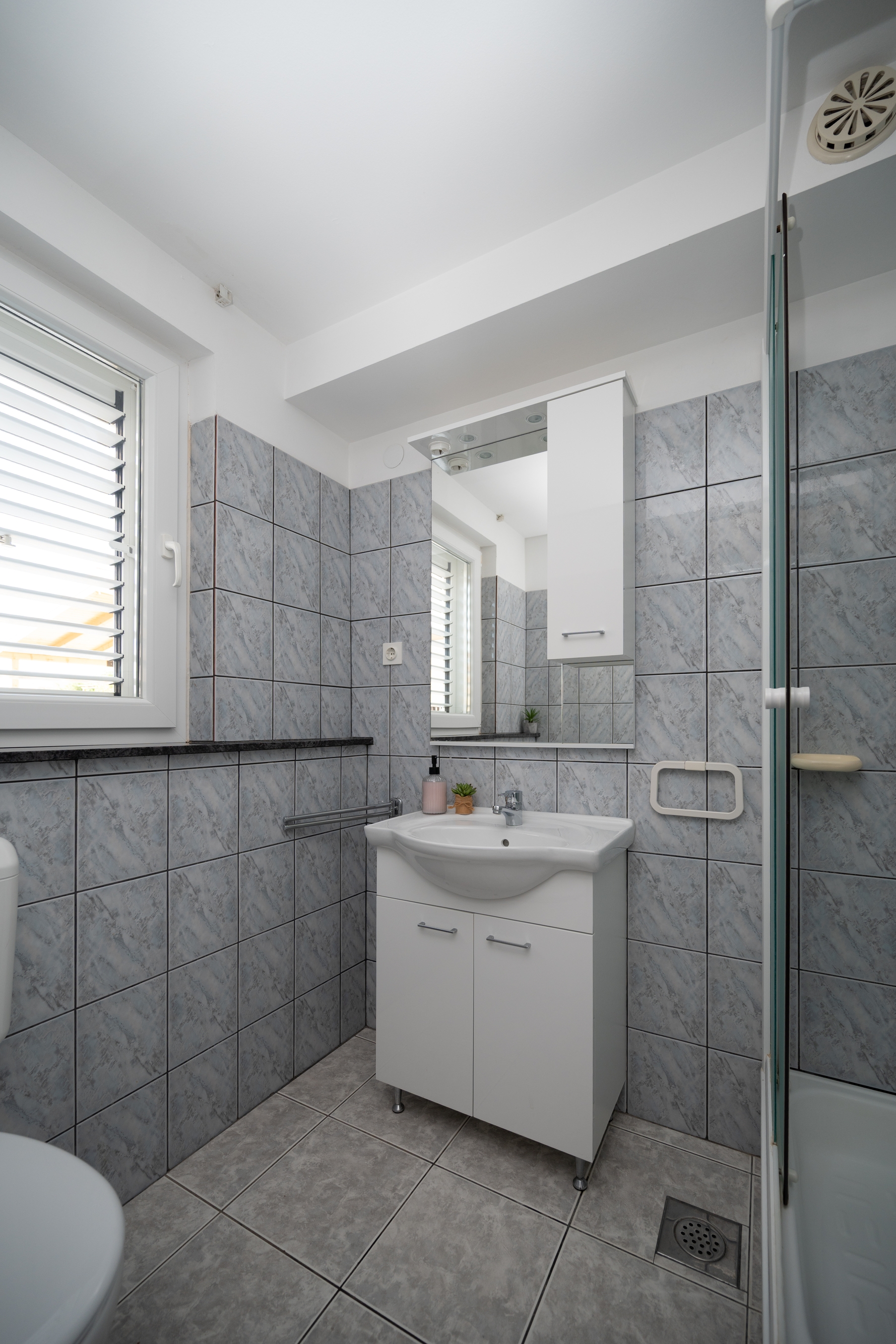 Studio flat with balcony and sea view Sukošan, Zadar  AS-a