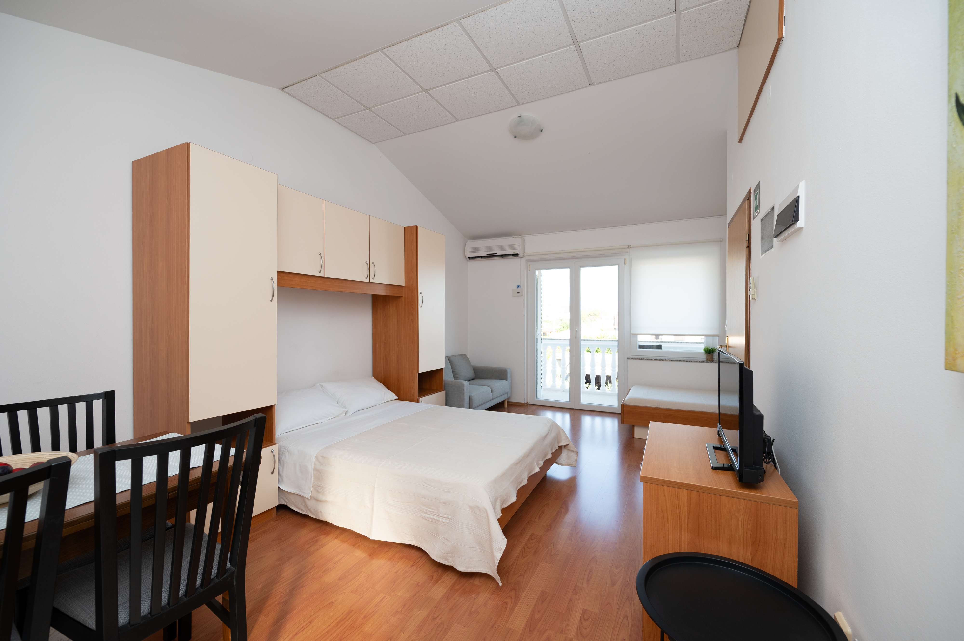 Studio flat with balcony and sea view Sukošan, Zadar (AS-6131-c)