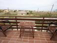 Balkon 1 Ljubač, Balkon 1 v ubytování typu apartment, s výhledem na moře, domácí mazlíčci povoleni a WiFi.