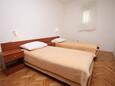 Ložnice Ljubač, Ložnice v ubytování typu studio-apartment, domácí mazlíčci povoleni a WiFi.