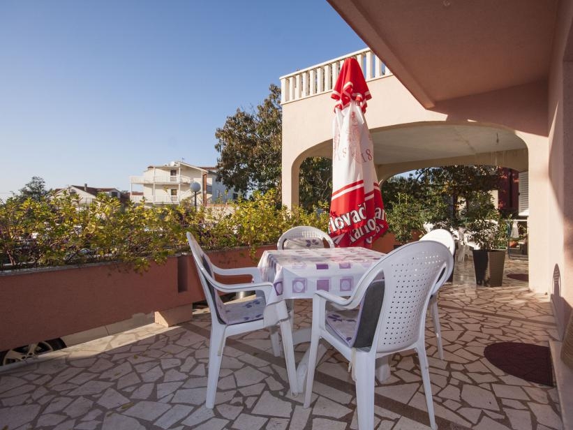 One bedroom apartment with terrace Brodarica, Šibenik  A-a