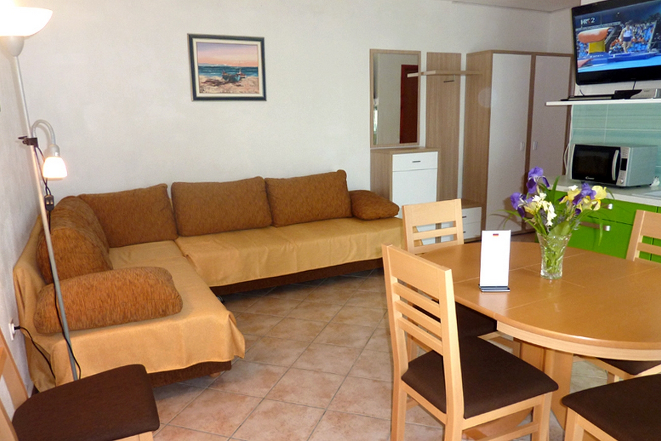 One bedroom apartment with terrace and sea view Nin, Zadar (A-6153-b) One bedroom apartment with terrace and sea view Nin, Zadar (A-6153-b)