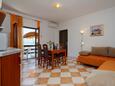 Sala de estar Nin, Sala de estar in the apartment, WiFi.