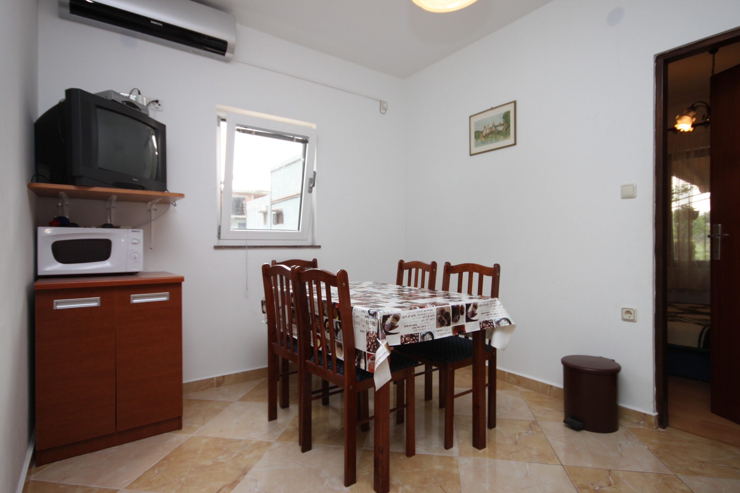 Two bedroom apartment with air-conditioning Bibinje, Zadar (A-6160-a)