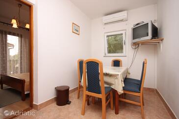 Bibinje, Jídelna v ubytování typu apartment, s klimatizací a WiFi.