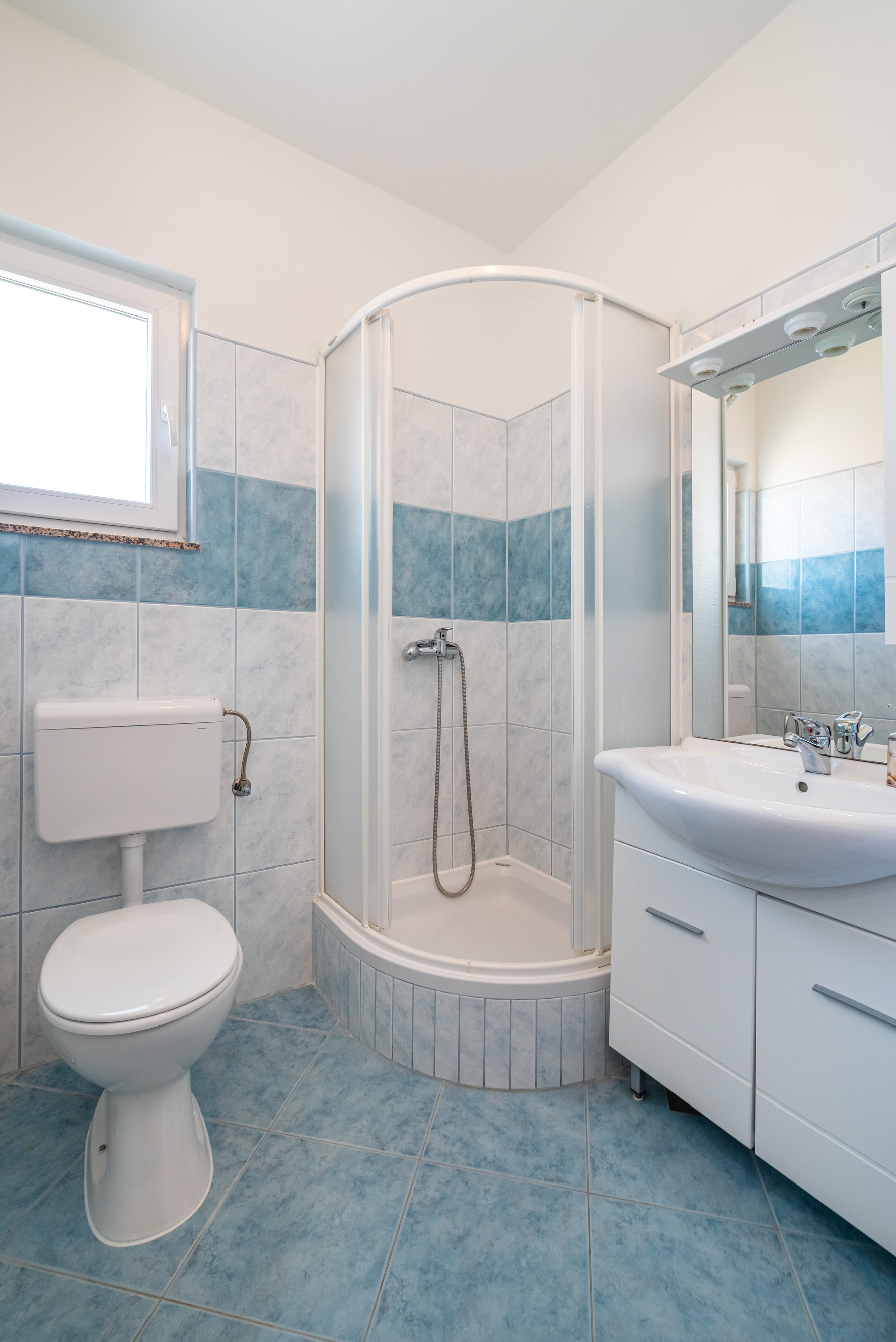 Dvosobni apartman s terasom i pogledom na more Posedarje, Novigrad  A-c