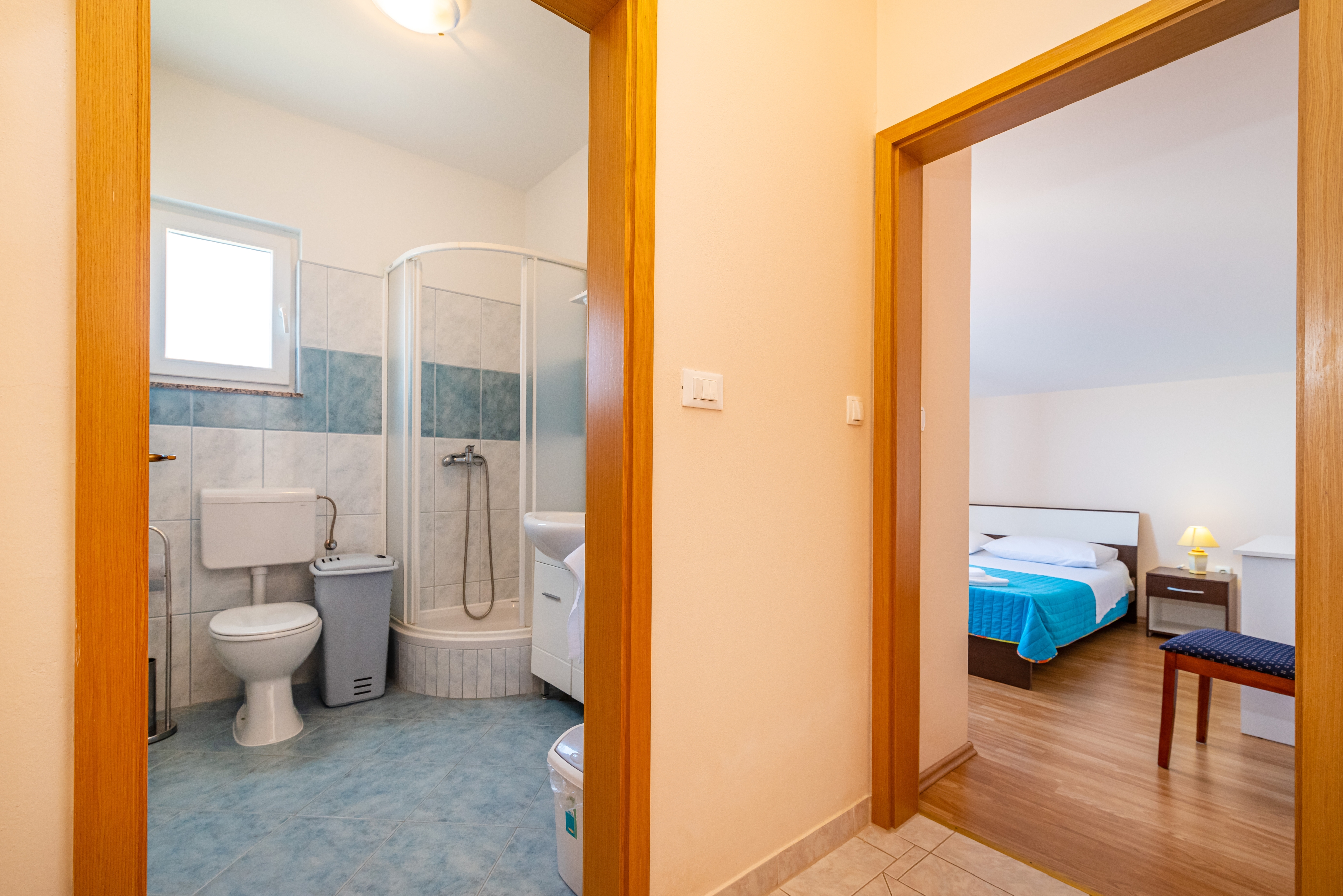 Dvosobni apartman s terasom i pogledom na more Posedarje, Novigrad  A-c