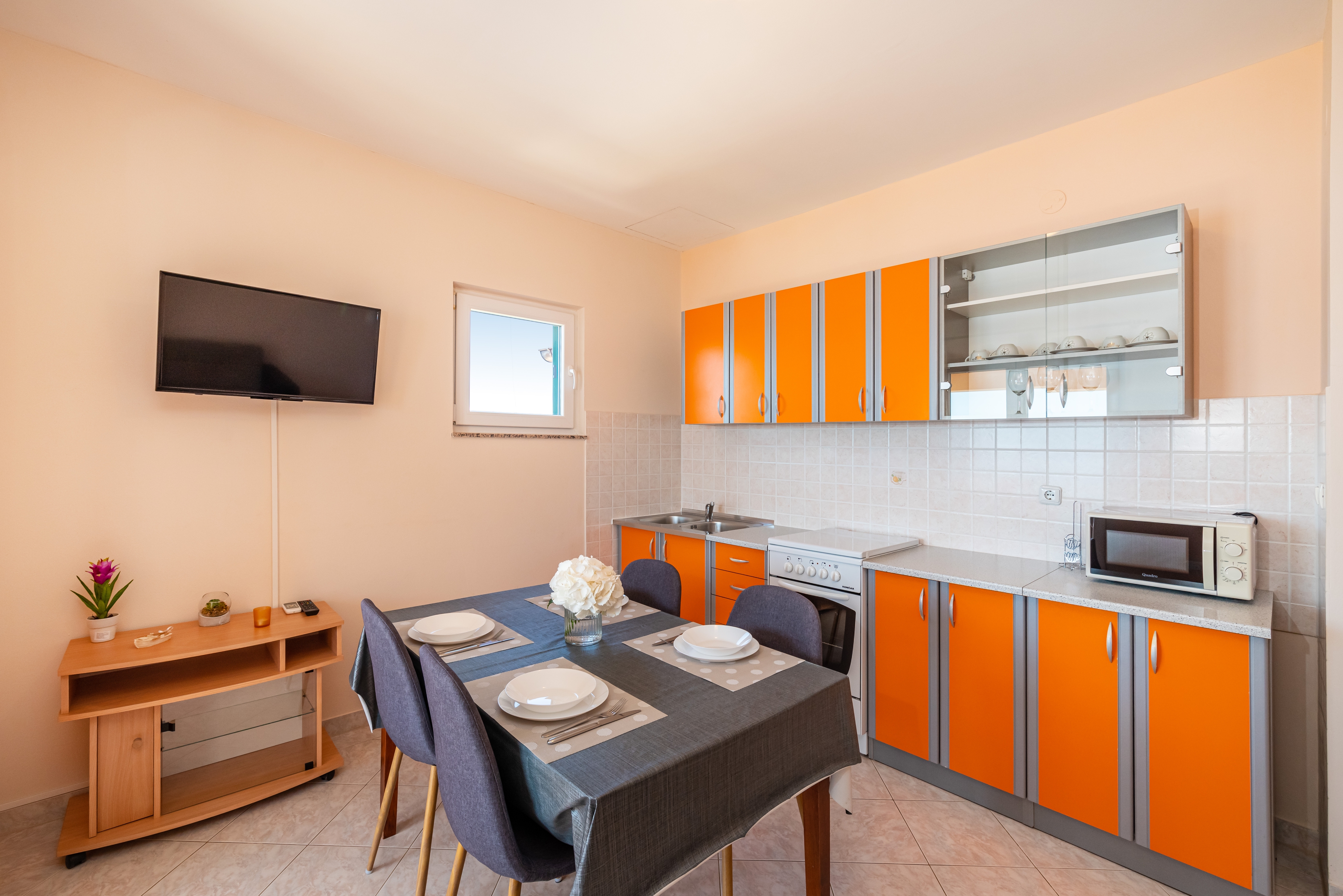 Dvosobni apartman s terasom i pogledom na more Posedarje, Novigrad  A-c