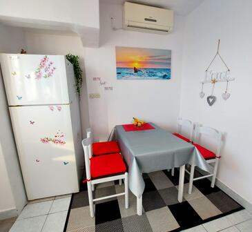 Sveti Petar, Comedor in the apartment, air condition available, (pet friendly) y WiFi.