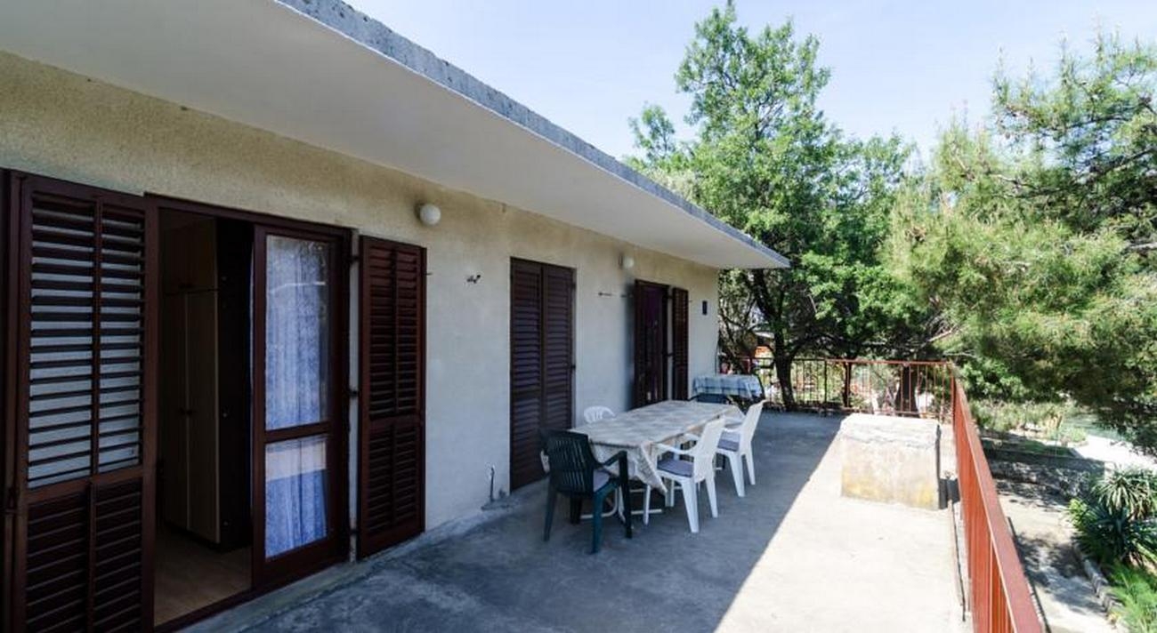 Comfortable and spacious apartment near beach Prožurska Luka, Mljet  A-a