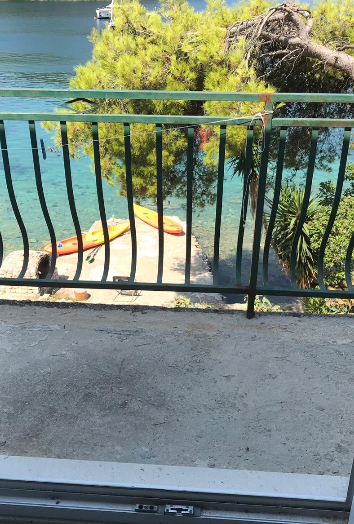 One bedroom apartment near beach Prožurska Luka, Mljet  A-b