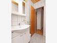 Vodice, Bathroom in the apartment, WiFi.