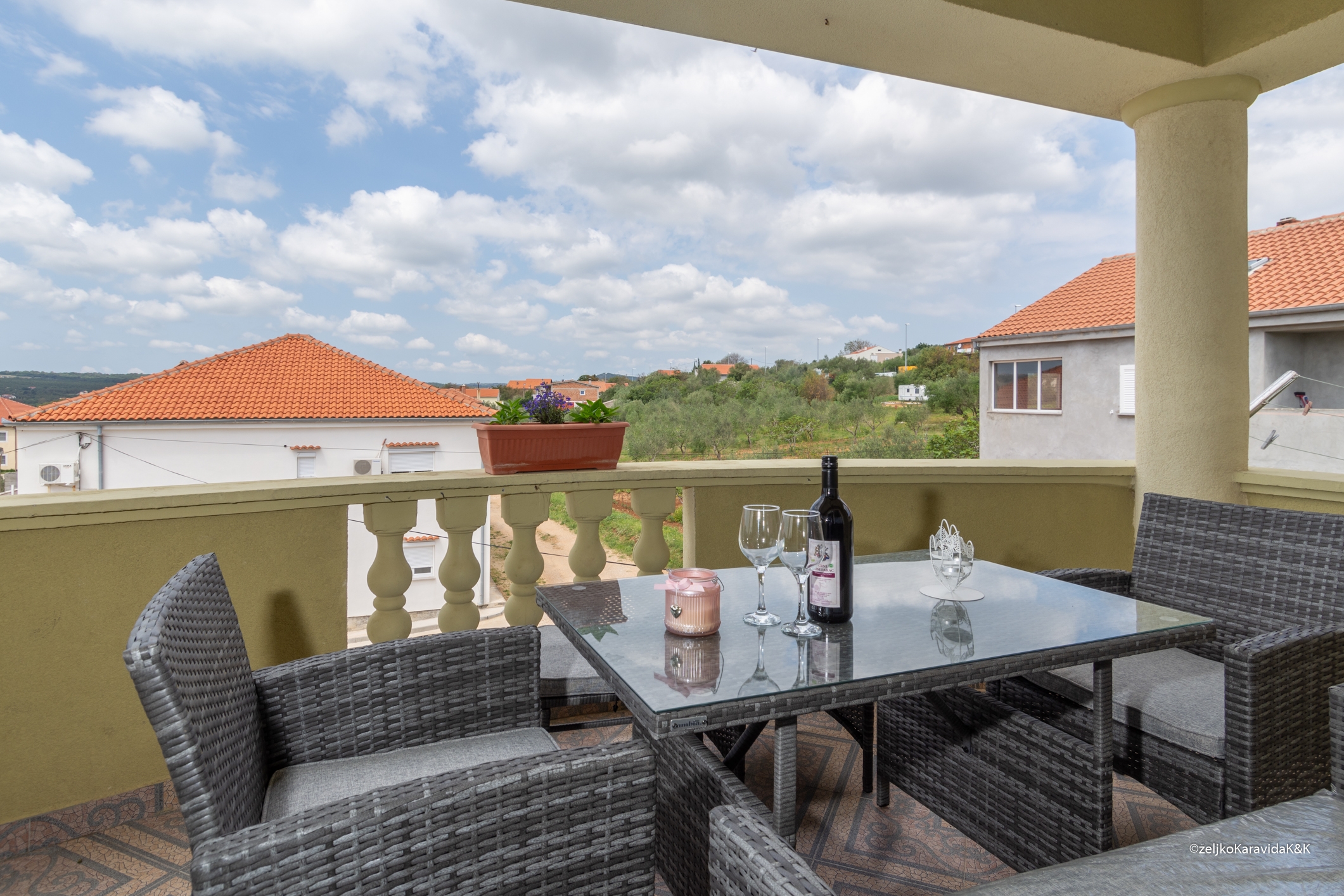 Three bedroom apartment with terrace and sea view Posedarje, Novigrad  A-a
