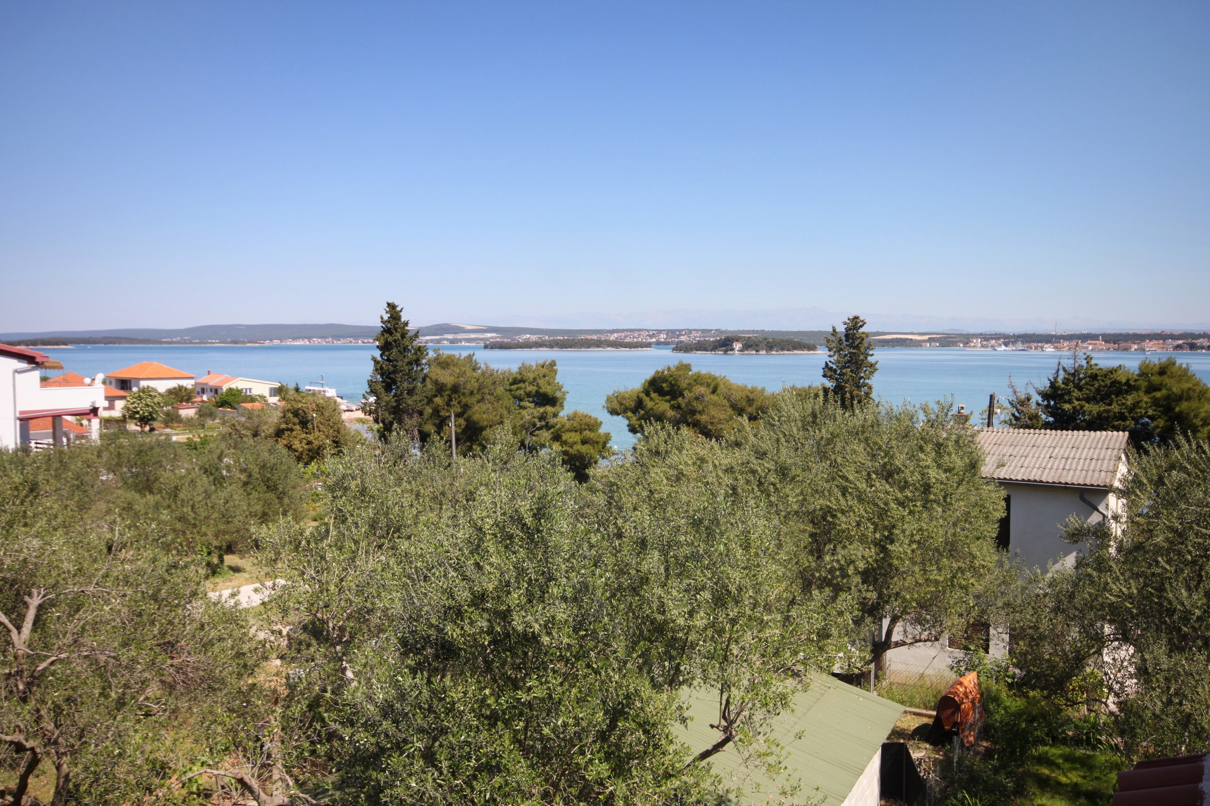 One bedroom apartment with terrace and sea view Tkon, Pašman  A-b