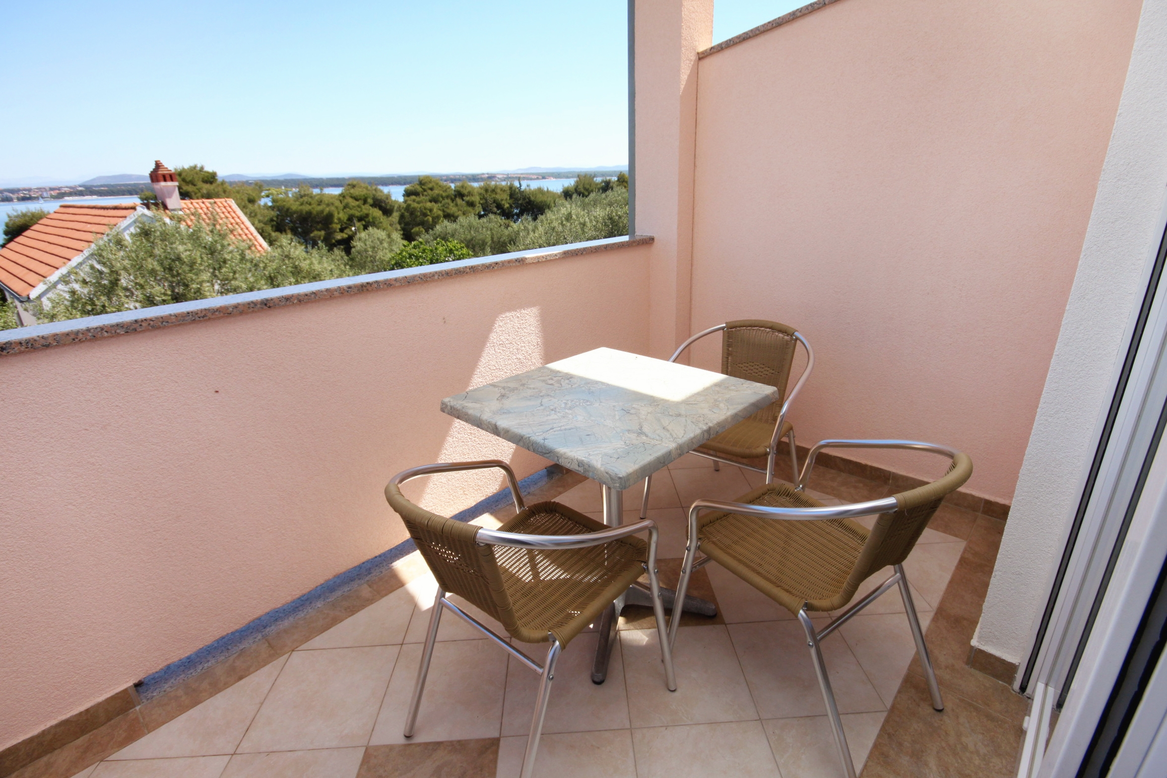 One bedroom apartment with terrace and sea view Tkon, Pašman  A-b