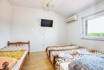 Biograd na Moru, Bedroom in the room, air condition available, (pet friendly) and WiFi.