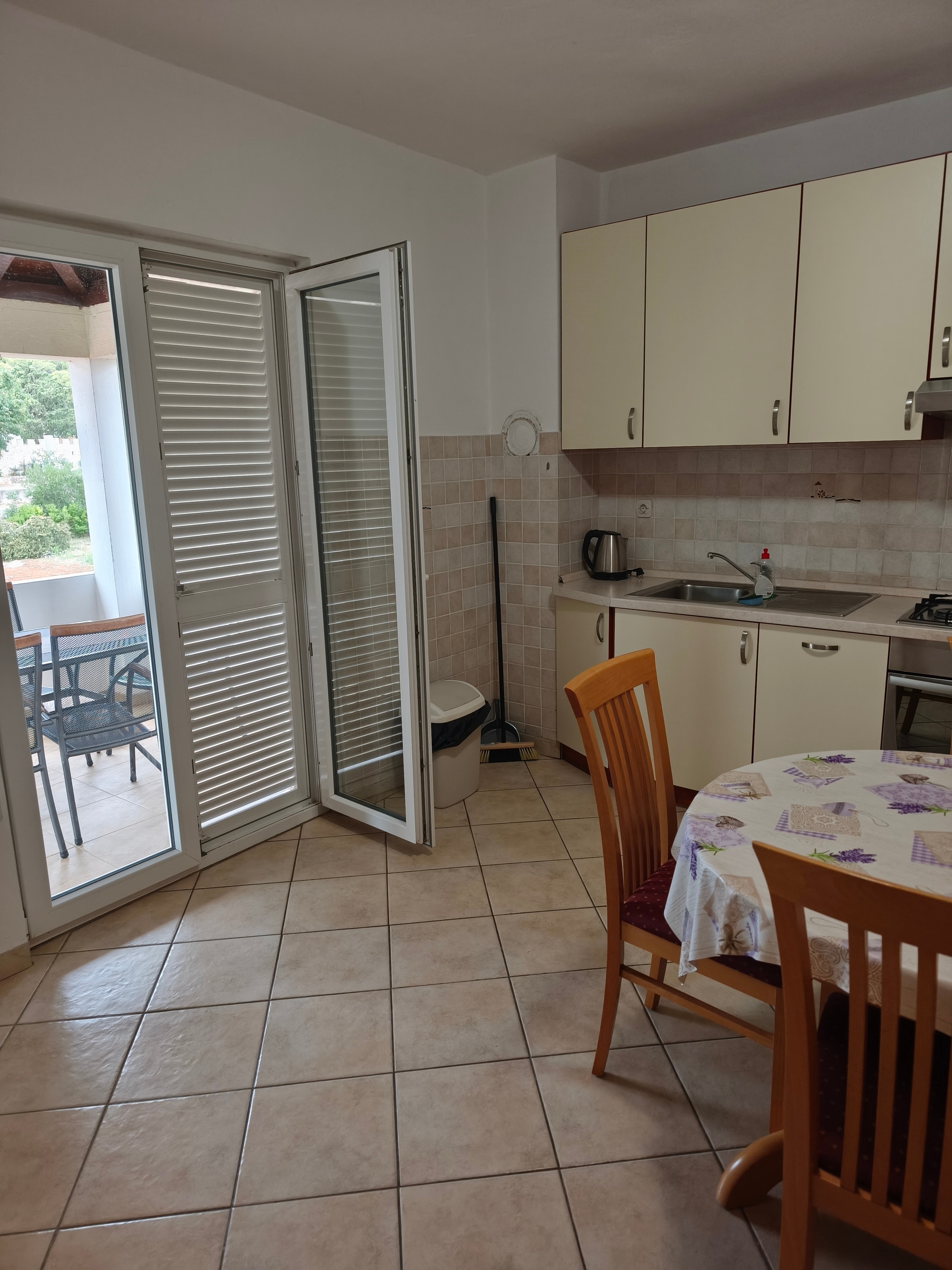 Three bedroom apartment with terrace and sea view Tkon, Pašman (A-6221-a) Three bedroom apartment with terrace and sea view Tkon, Pašman (A-6221-a)