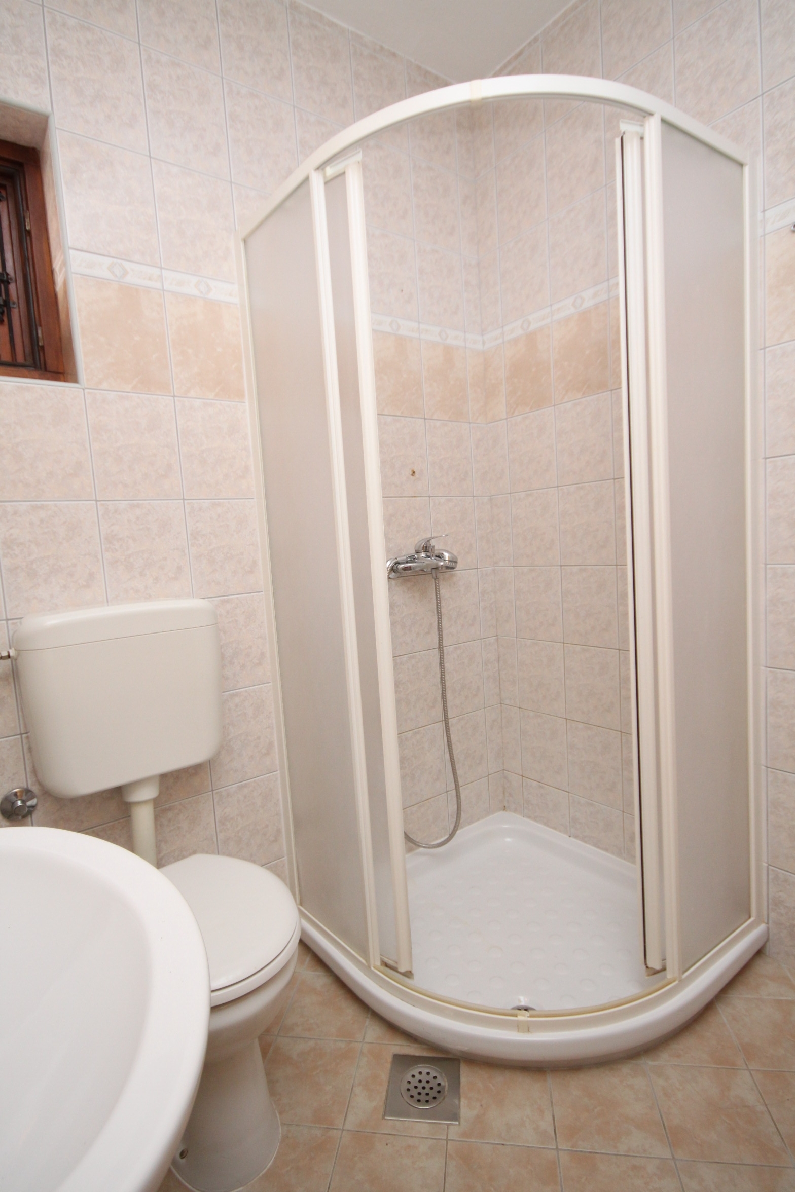 Dvosobni apartman s terasom i pogledom na more Tribunj, Vodice  A-a