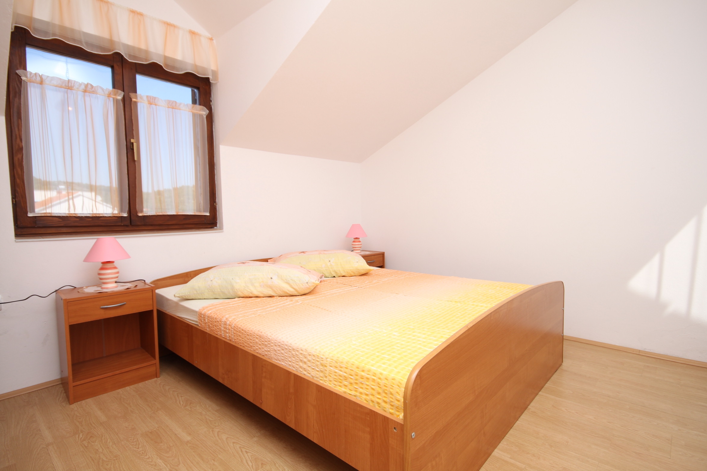 Dvosobni apartman s terasom i pogledom na more Tribunj, Vodice  A-b