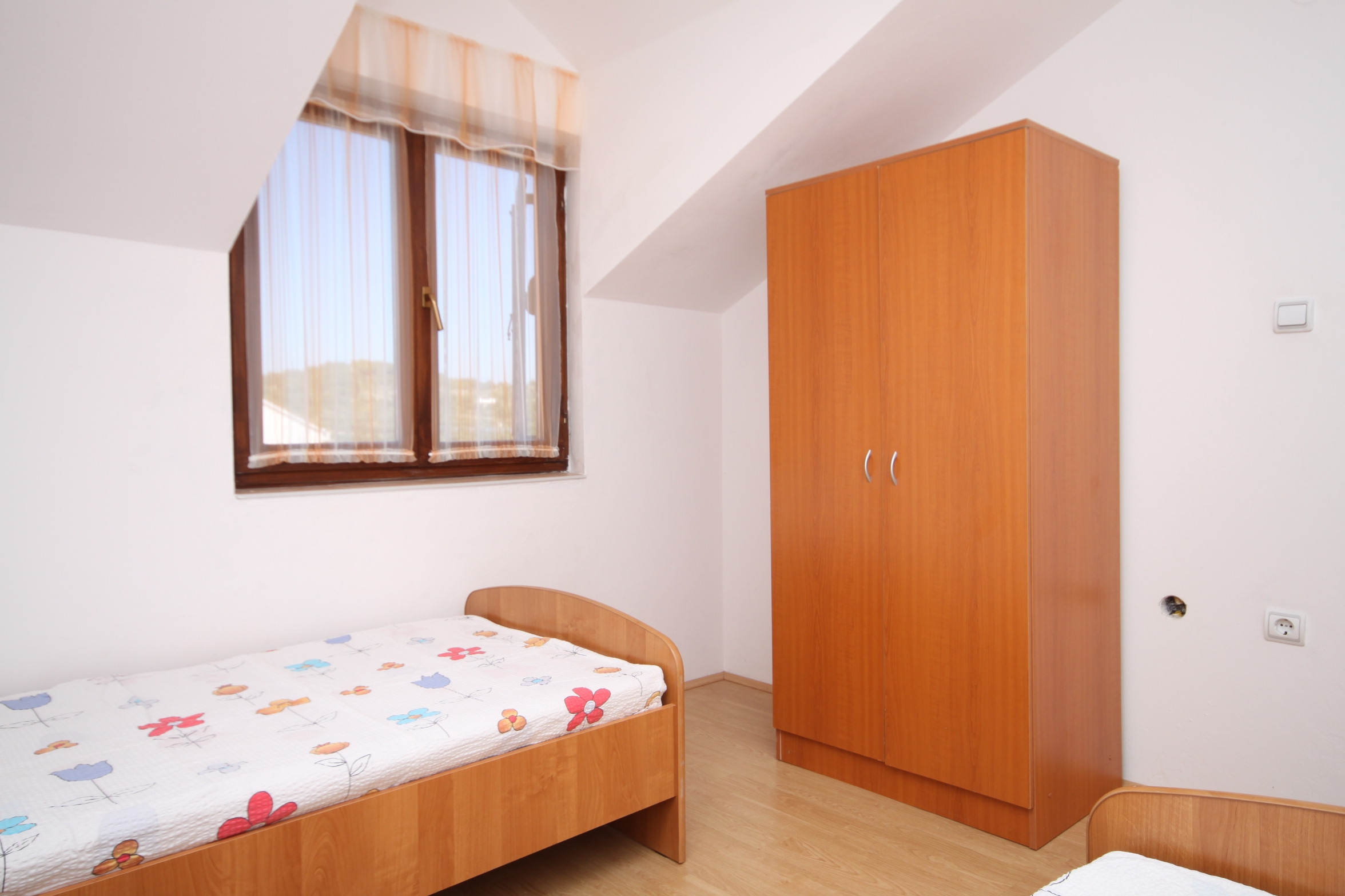 Dvosobni apartman s terasom i pogledom na more Tribunj, Vodice  A-b