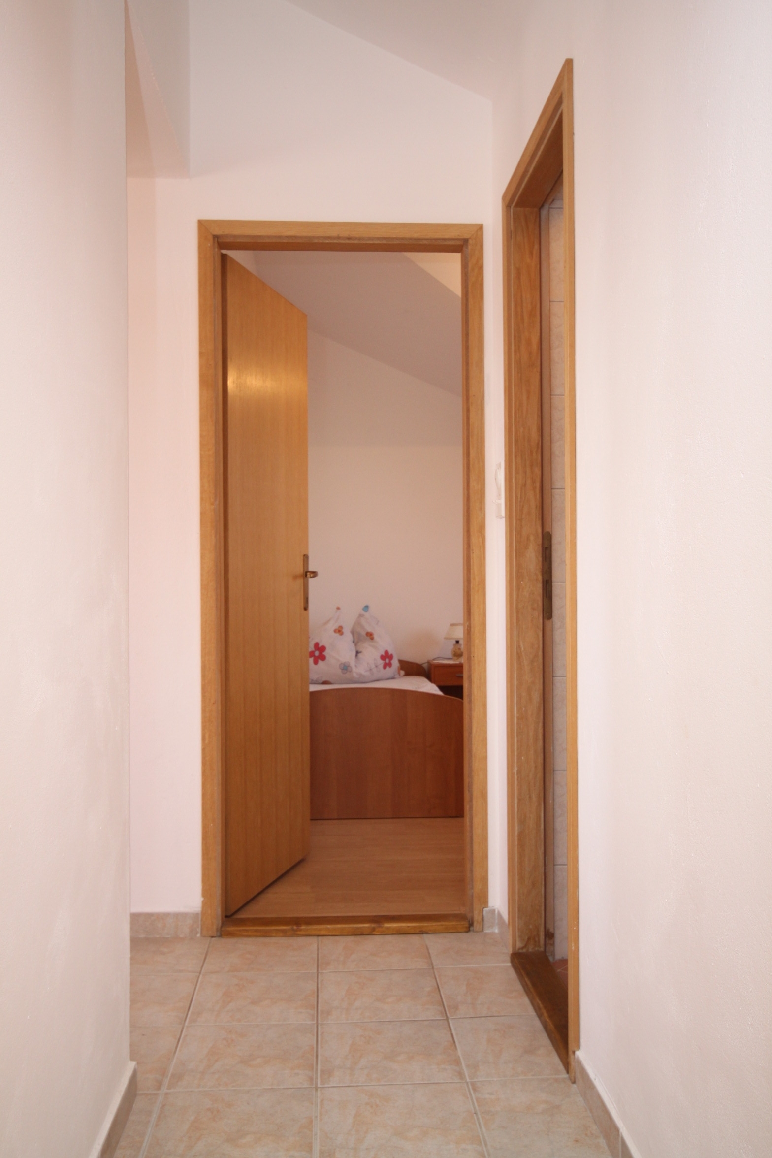 Dvosobni apartman s terasom i pogledom na more Tribunj, Vodice  A-b