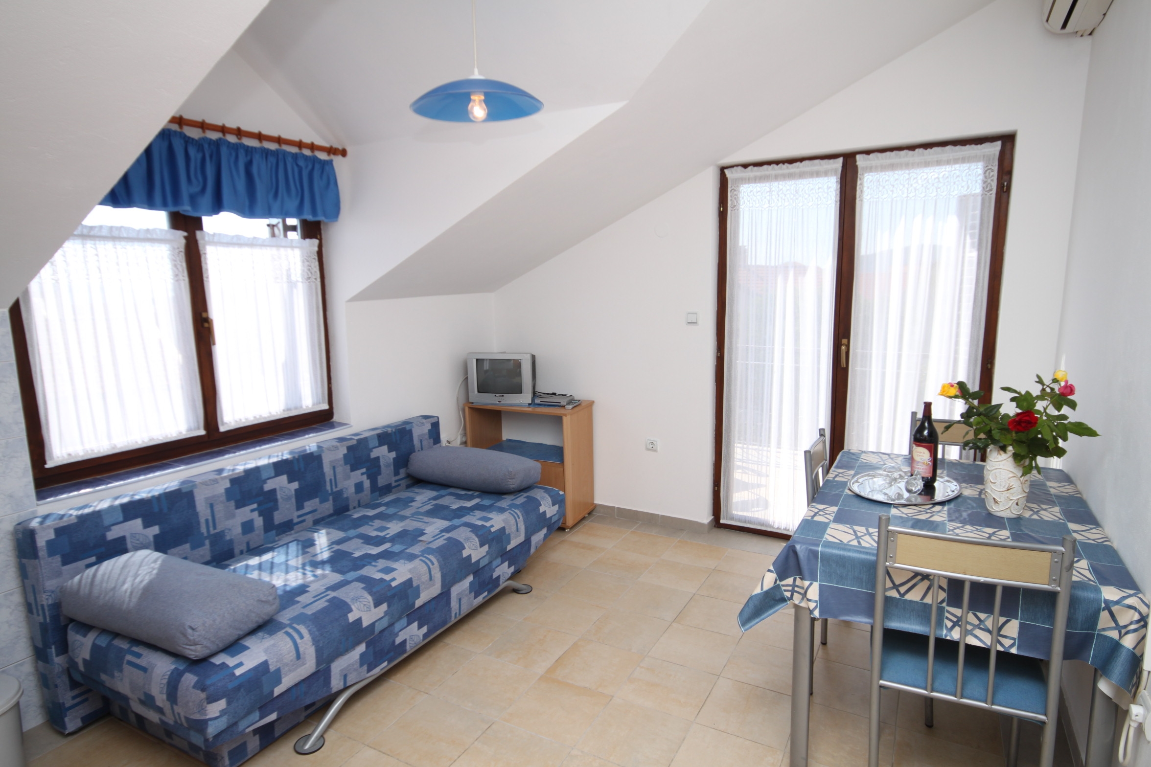 One bedroom apartment with terrace and sea view Tribunj, Vodice (A-6223-c) One bedroom apartment with terrace and sea view Tribunj, Vodice (A-6223-c)