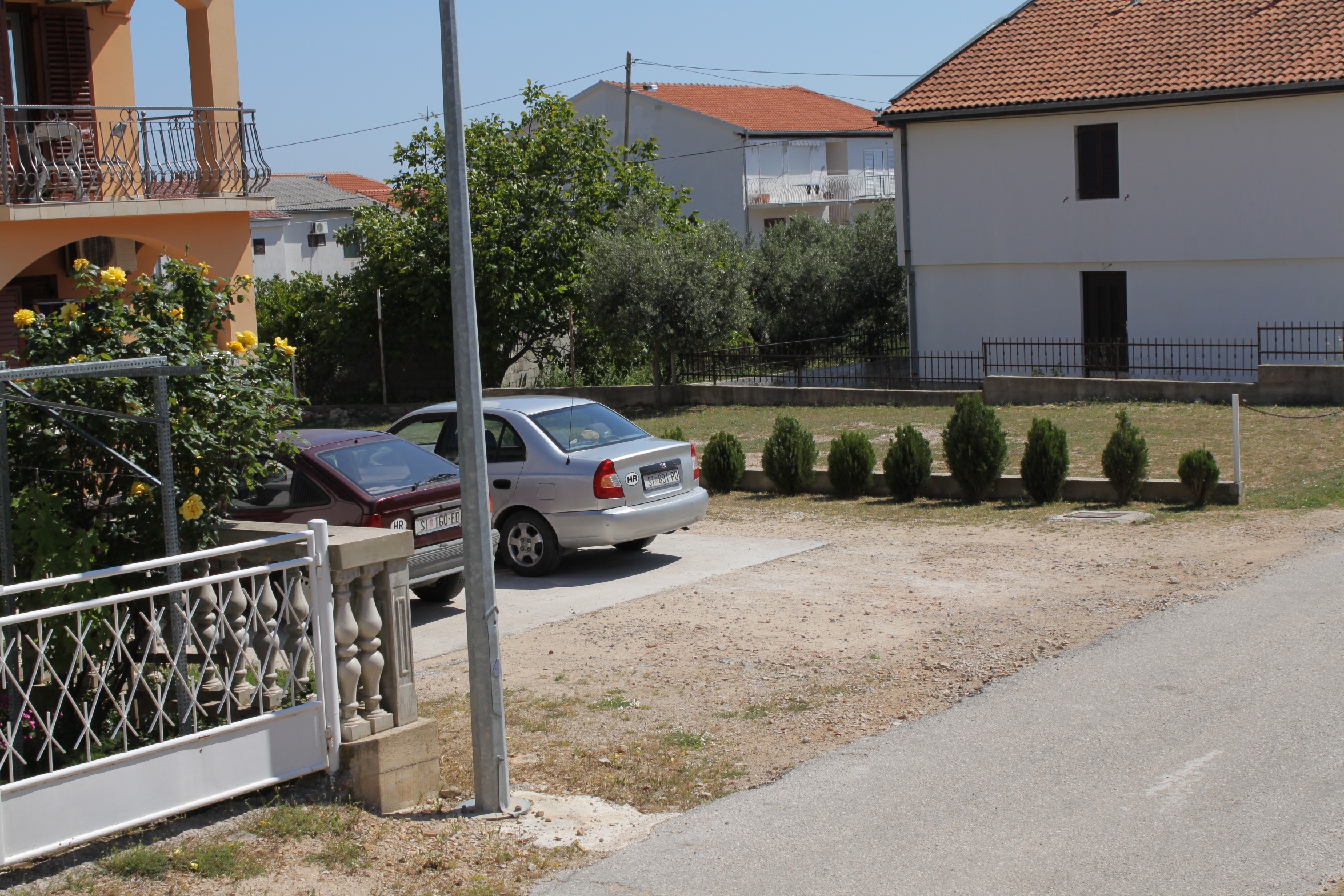 Dvosobni apartman s terasom i pogledom na more Tribunj, Vodice  A-b