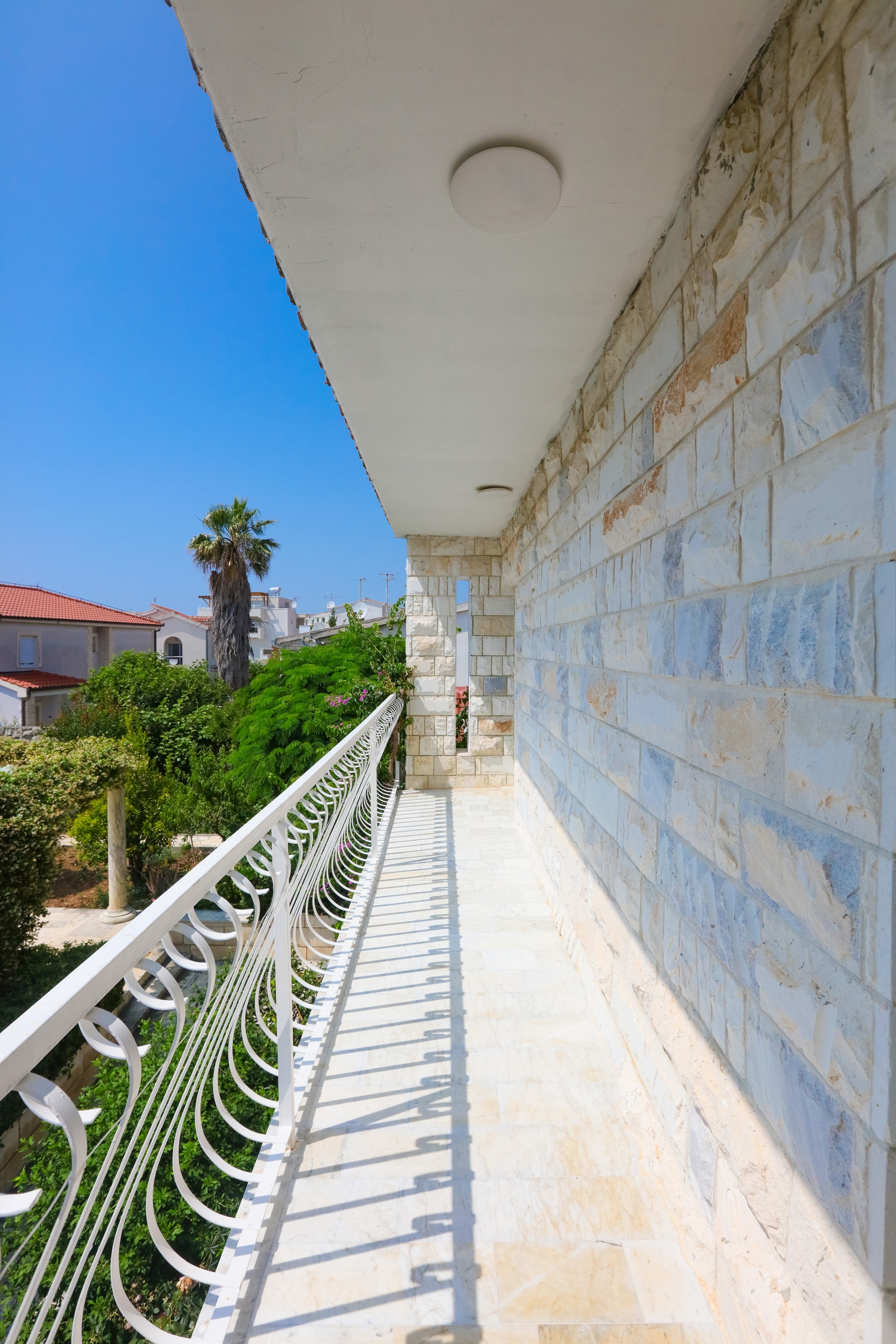 Comfortable and spacious house near beach Rogoznica  K