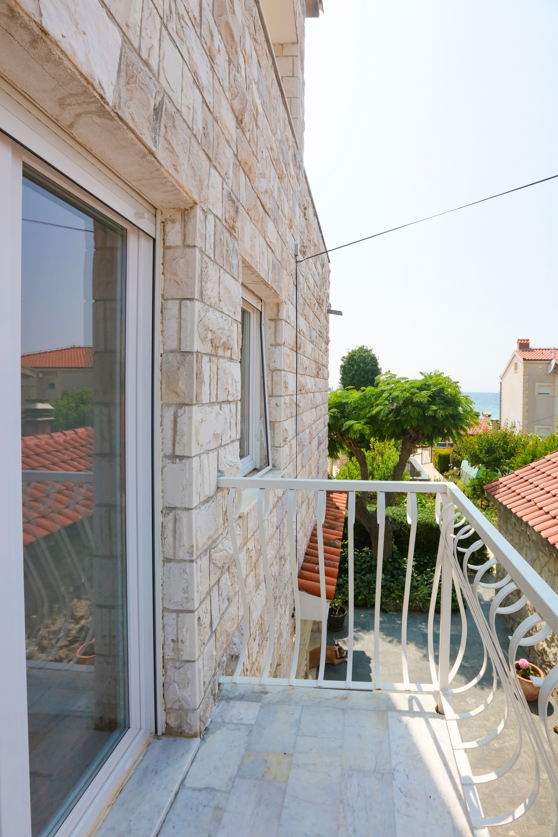 Comfortable and spacious house near beach Rogoznica  K