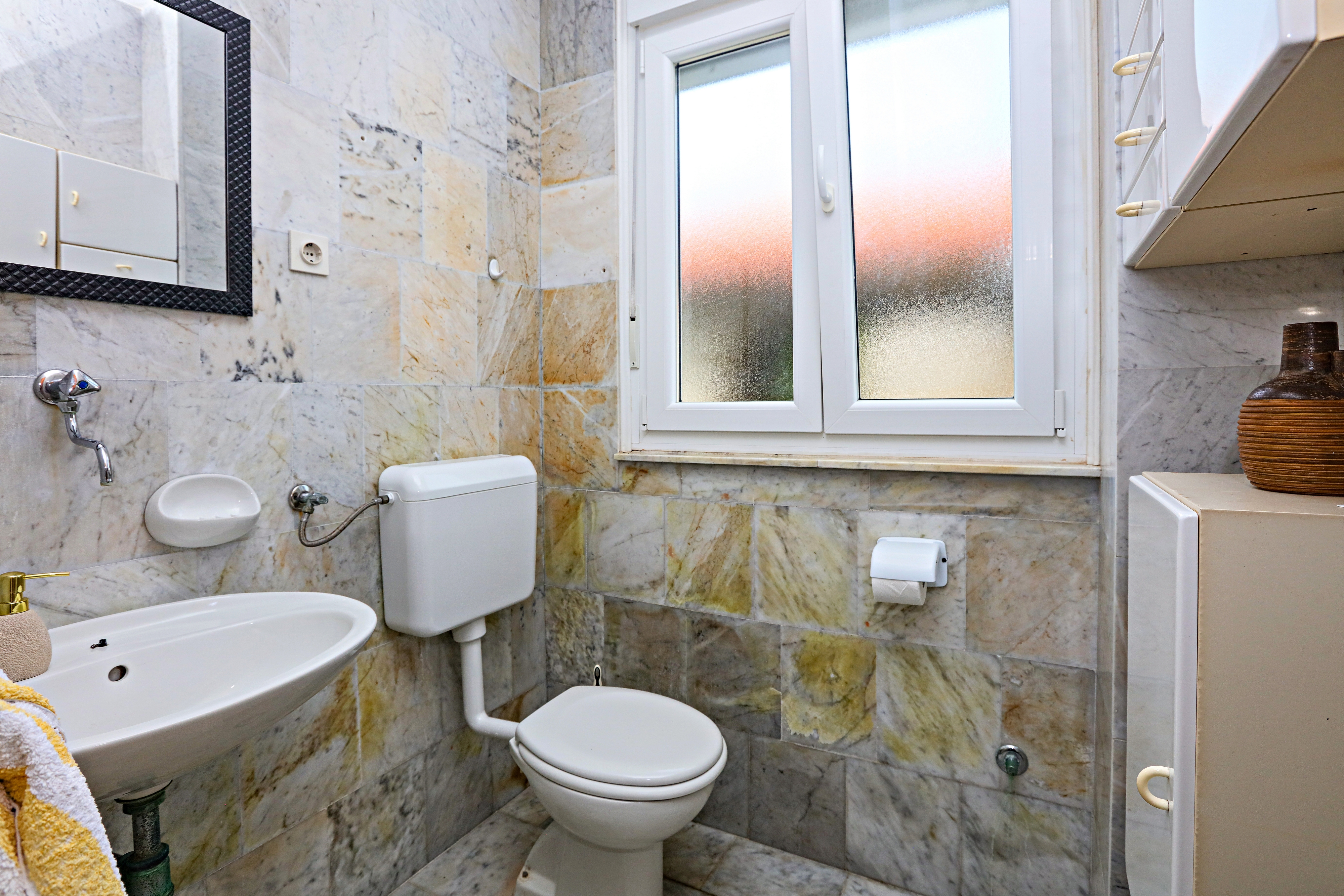 Comfortable and spacious house near beach Rogoznica  K