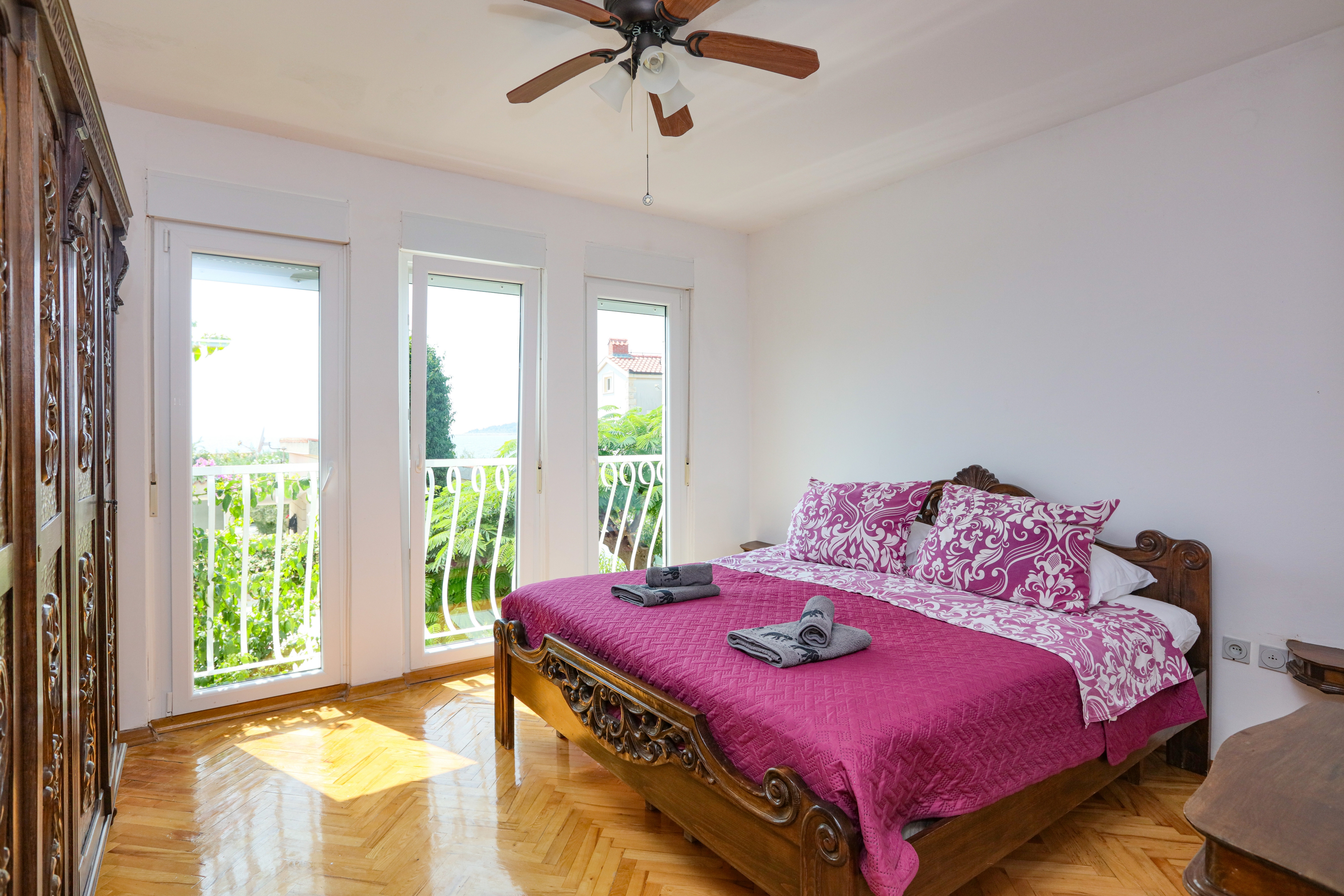 Comfortable and spacious house near beach Rogoznica  K