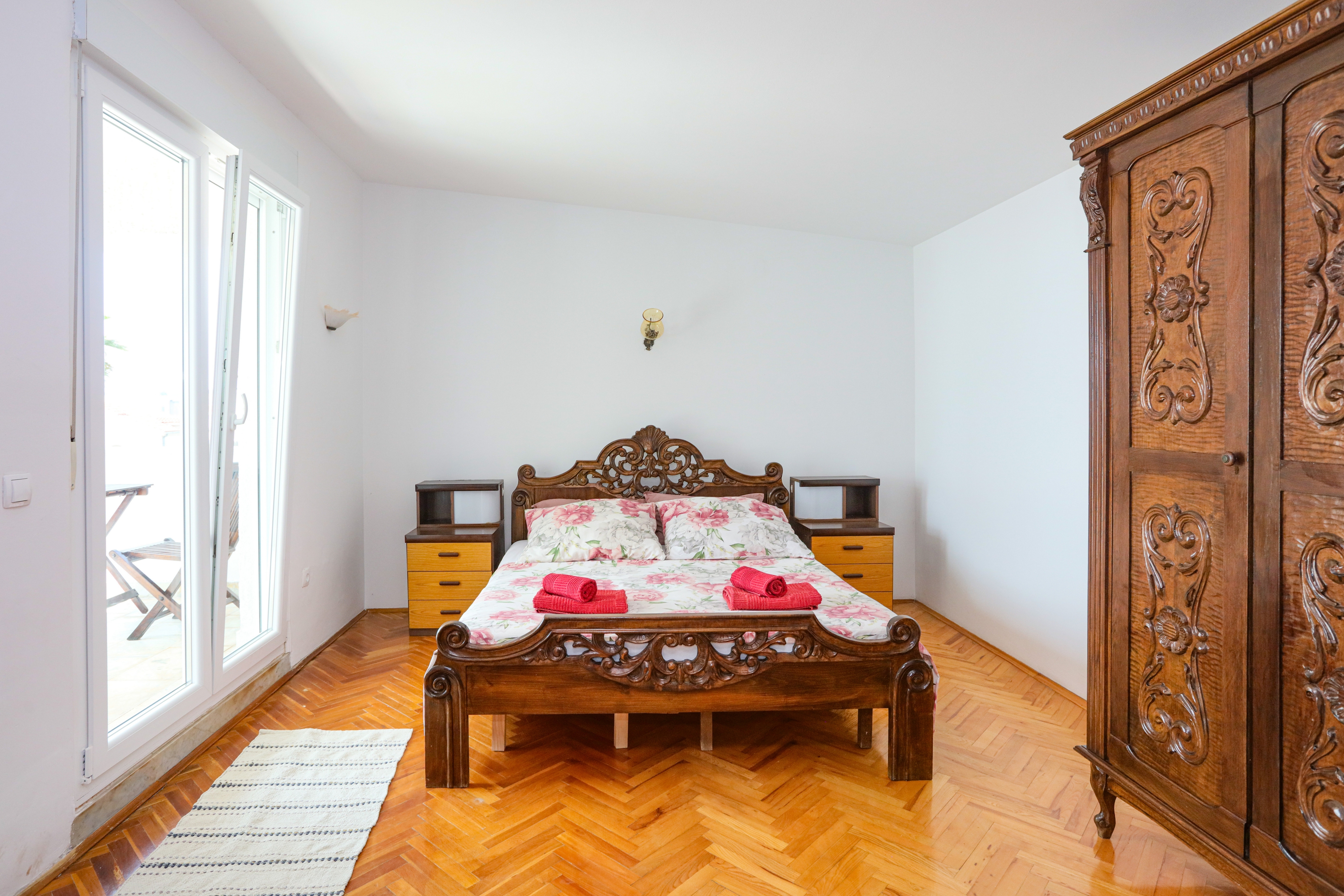 Comfortable and spacious house near beach Rogoznica  K