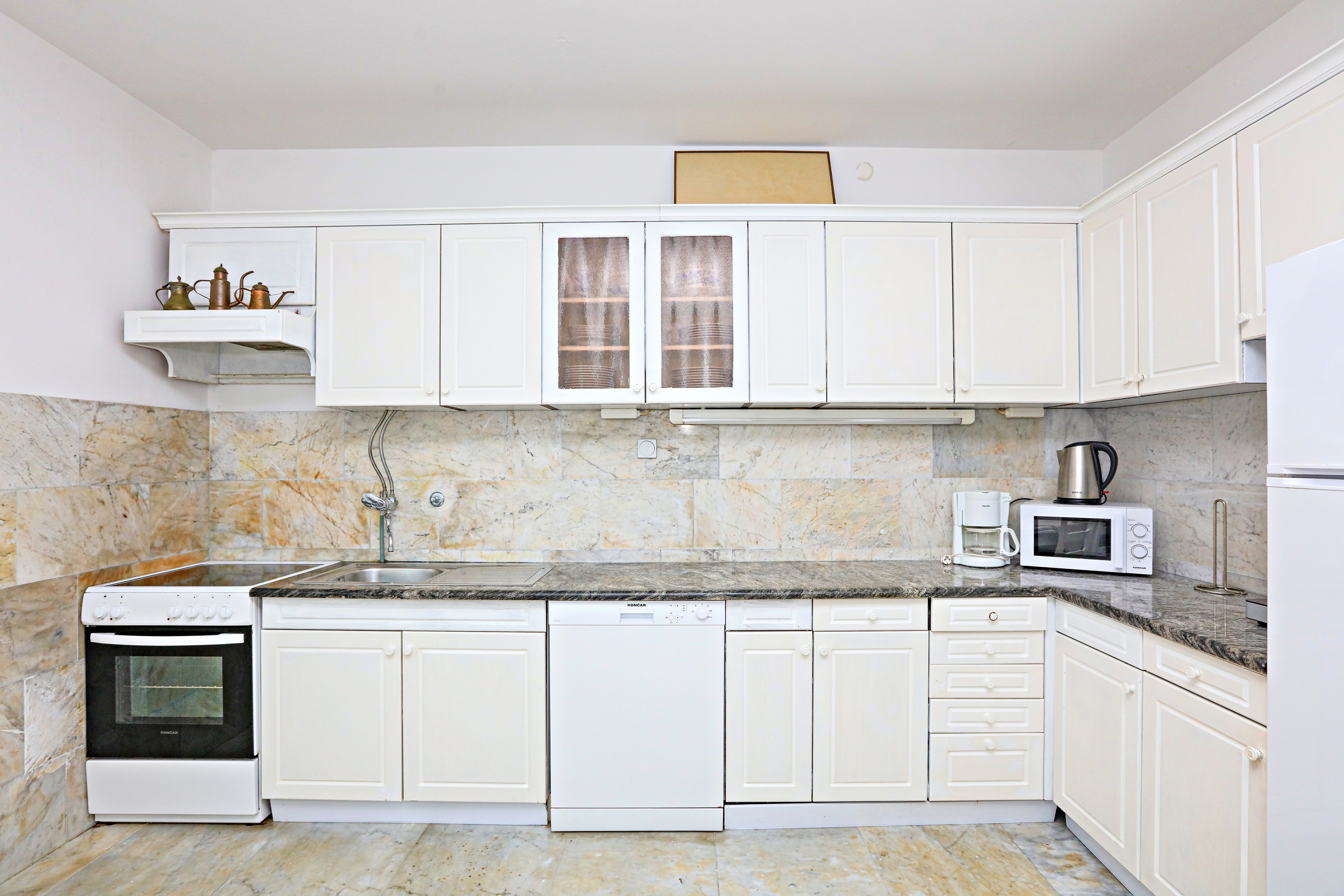 Comfortable and spacious house near beach Rogoznica  K