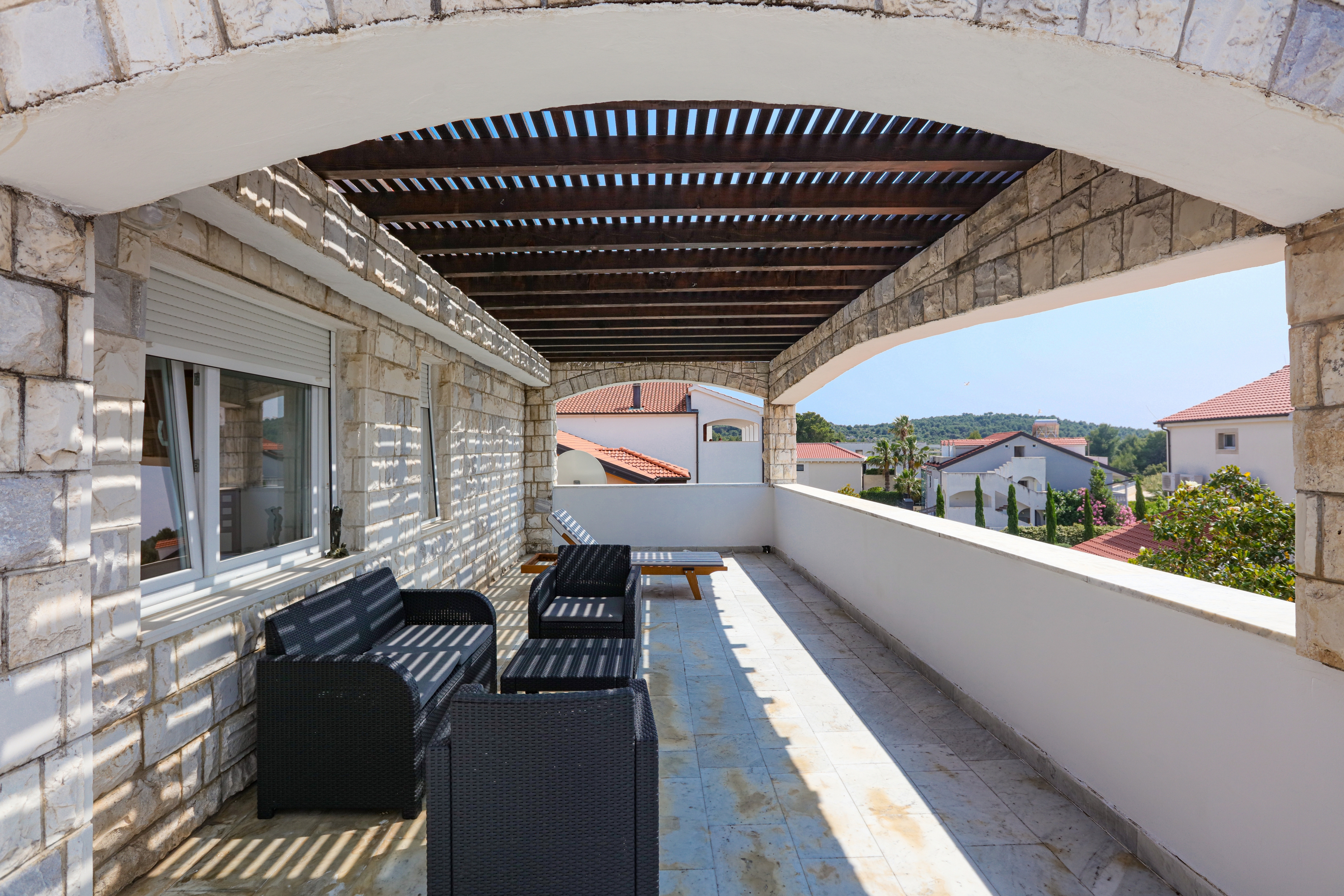 Comfortable and spacious house near beach Rogoznica  K
